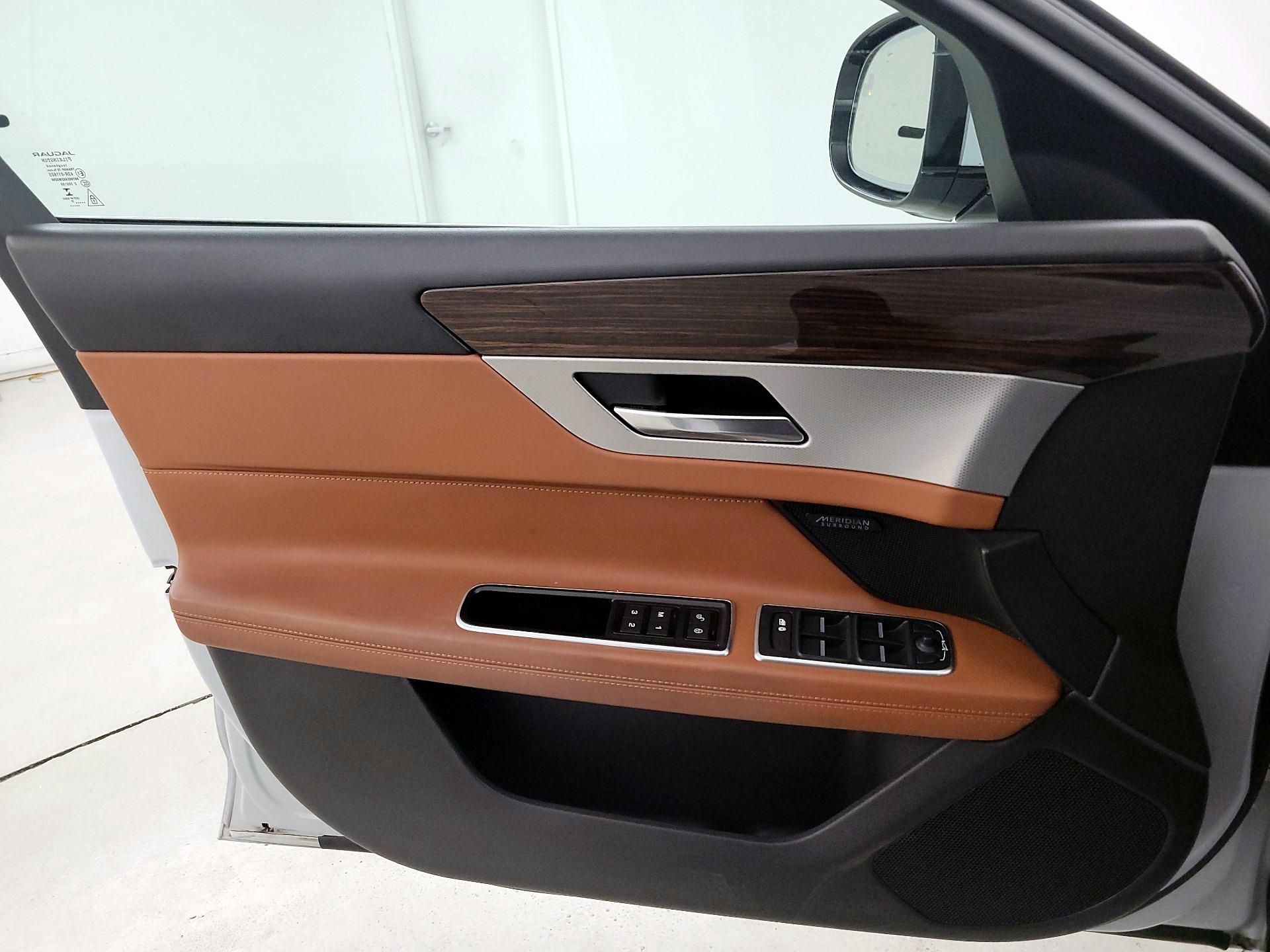 Thumbnail: 2018 Jaguar XF - 12