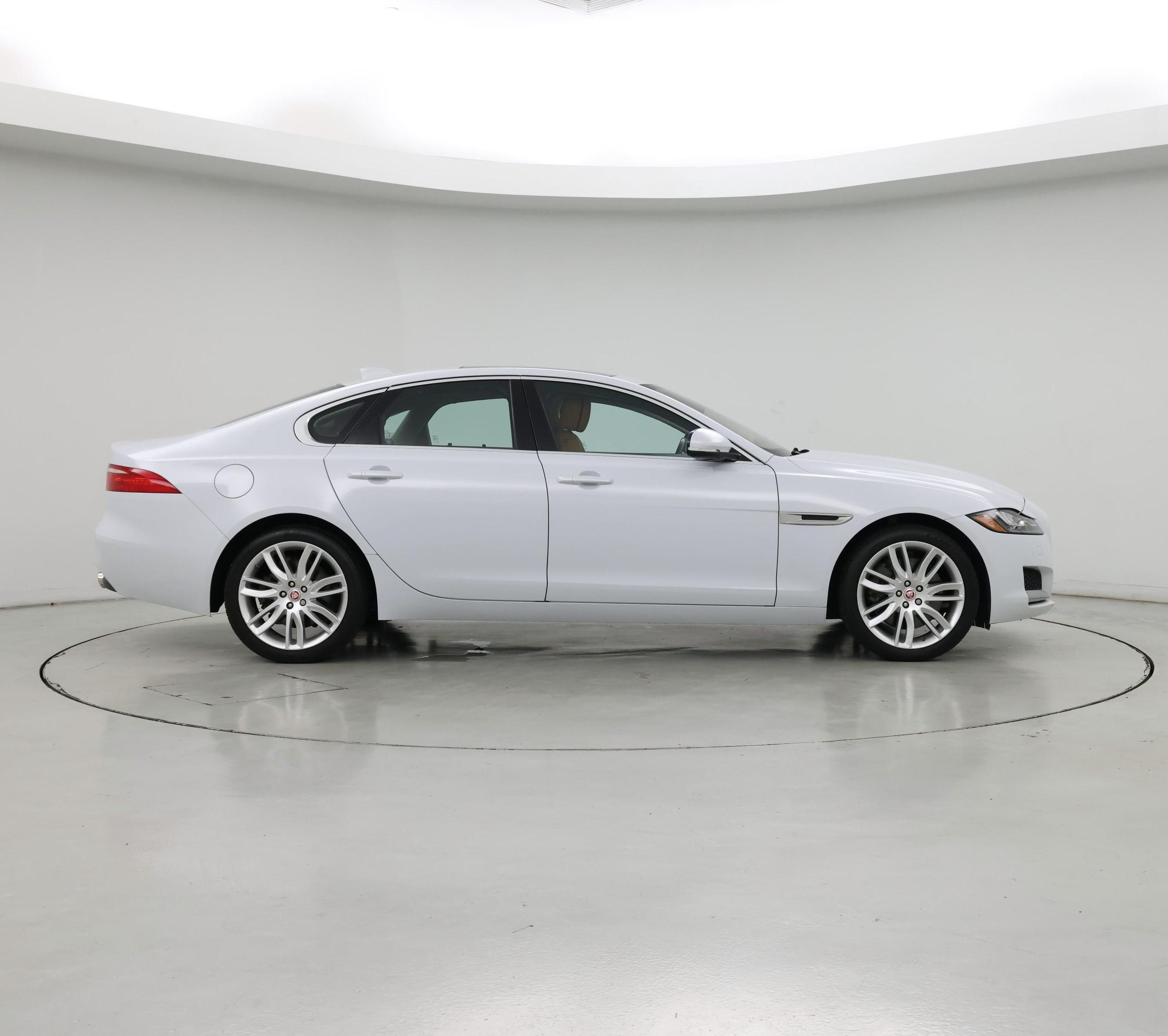 Thumbnail: 2018 Jaguar XF - 7