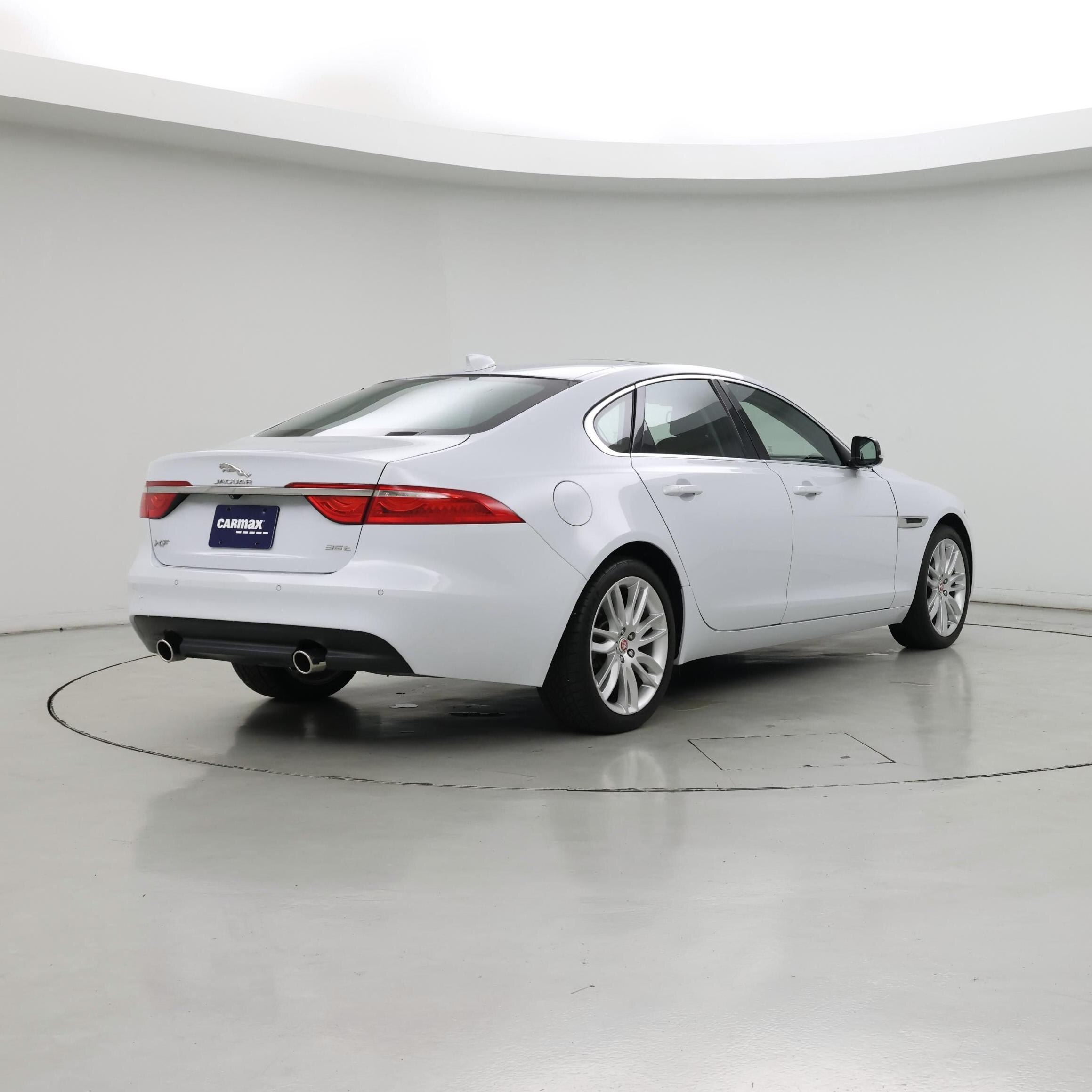 Thumbnail: 2018 Jaguar XF - 8