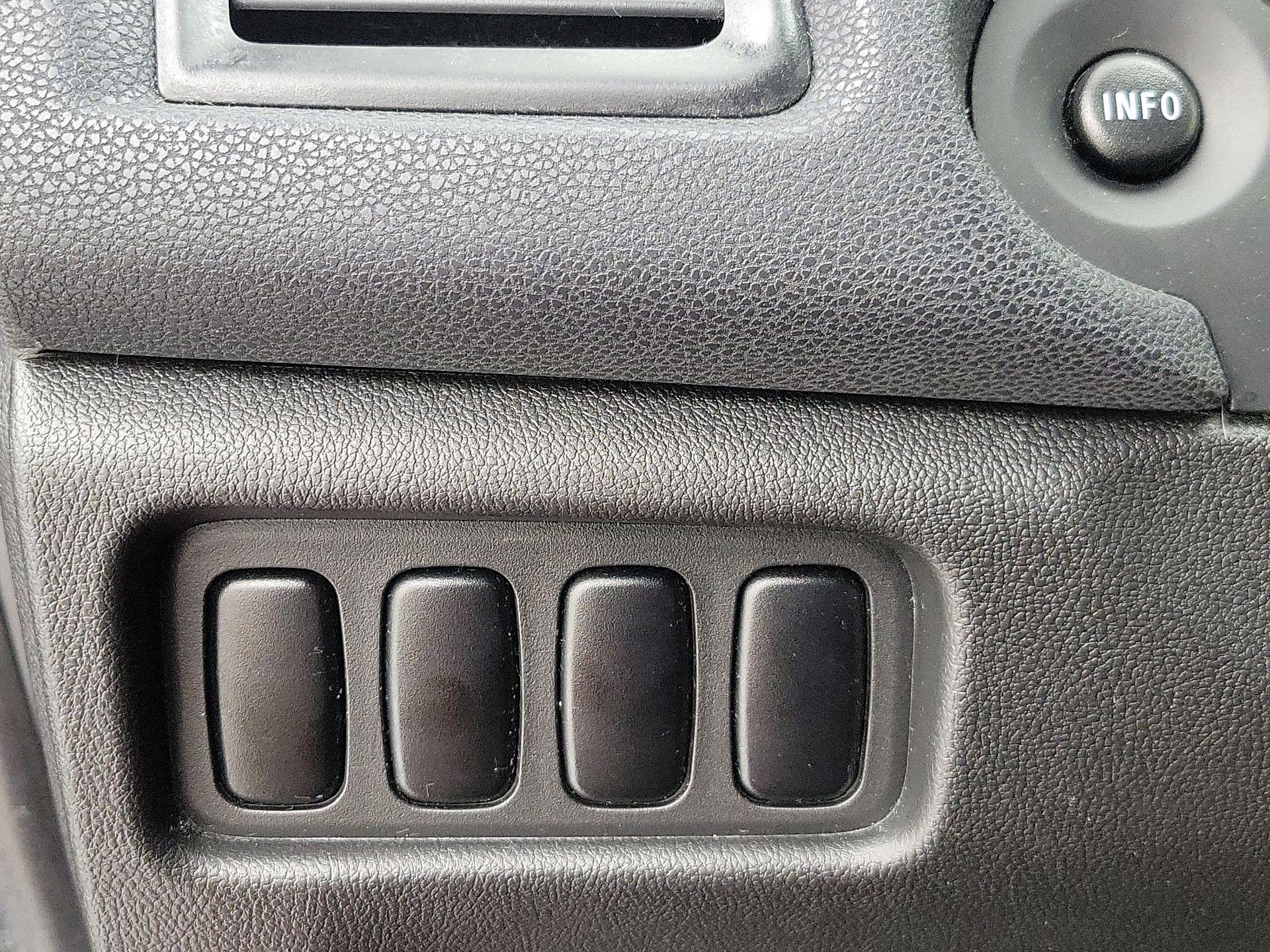 Thumbnail: 2019 Mitsubishi Outlander Sport - 13