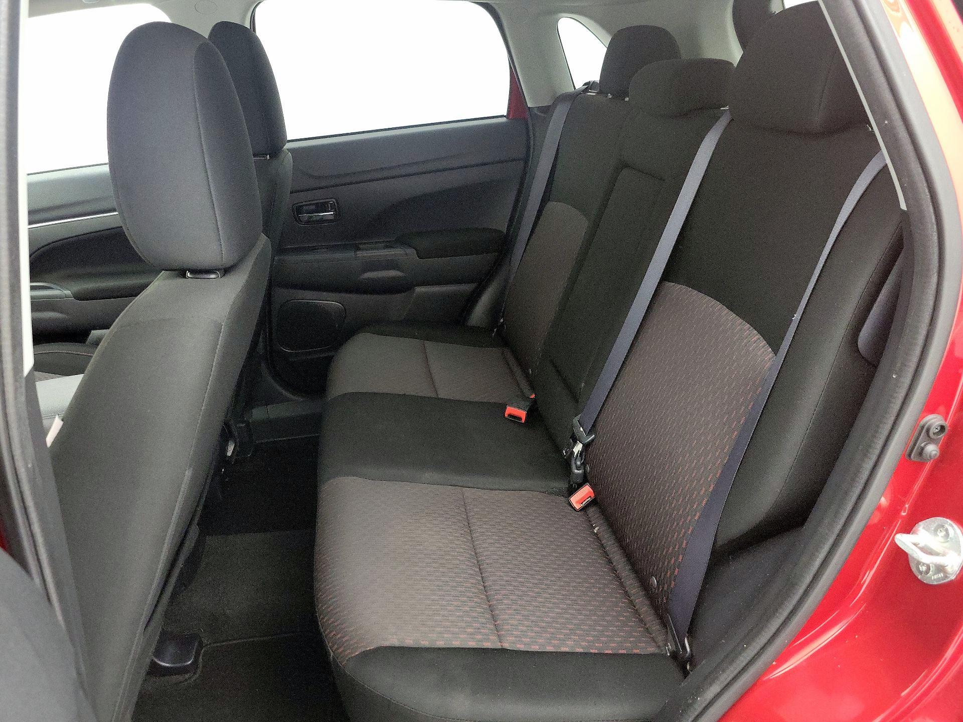 Thumbnail: 2019 Mitsubishi Outlander Sport - 19