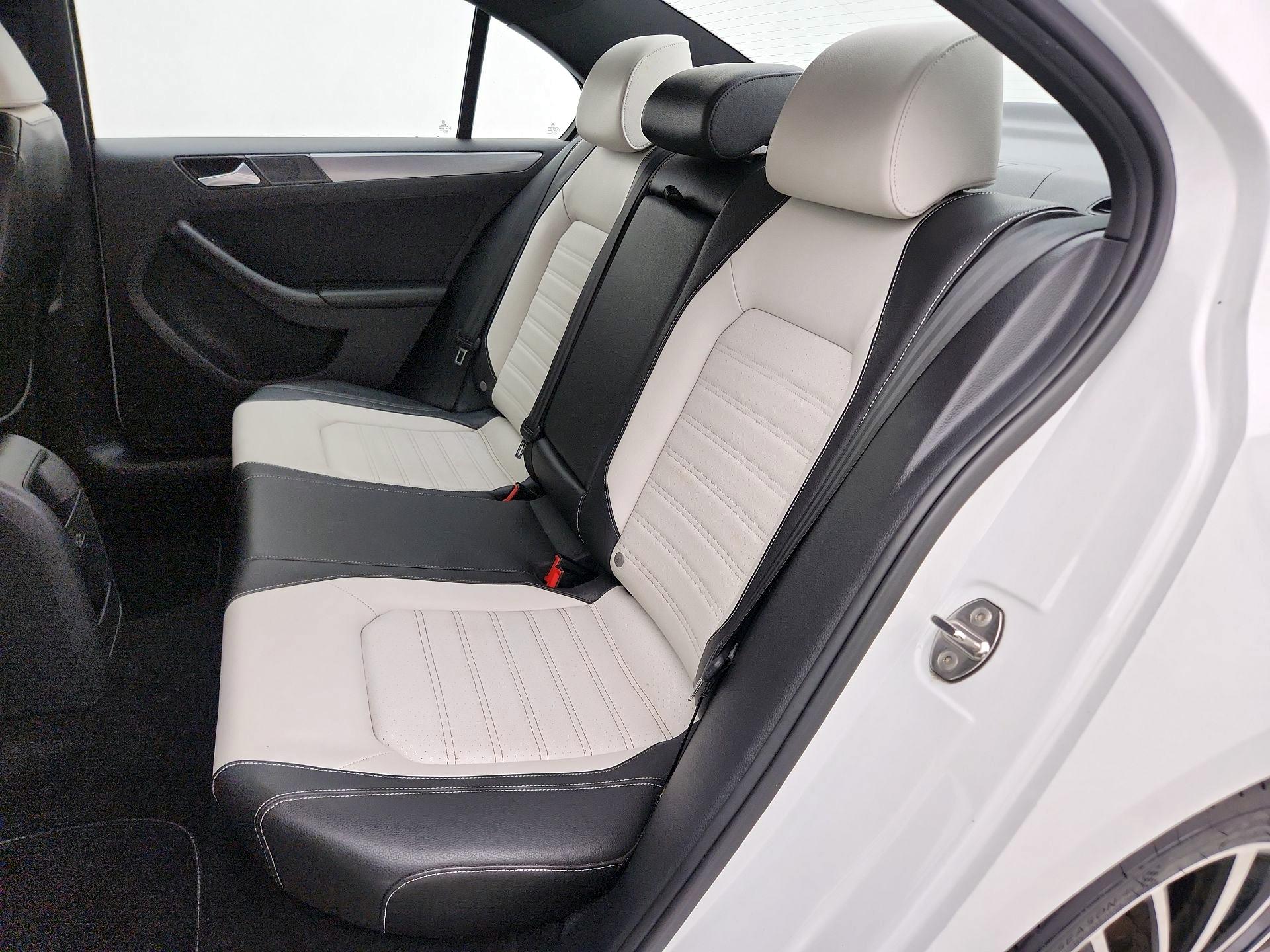 Thumbnail: 2016 Volkswagen Jetta - 19