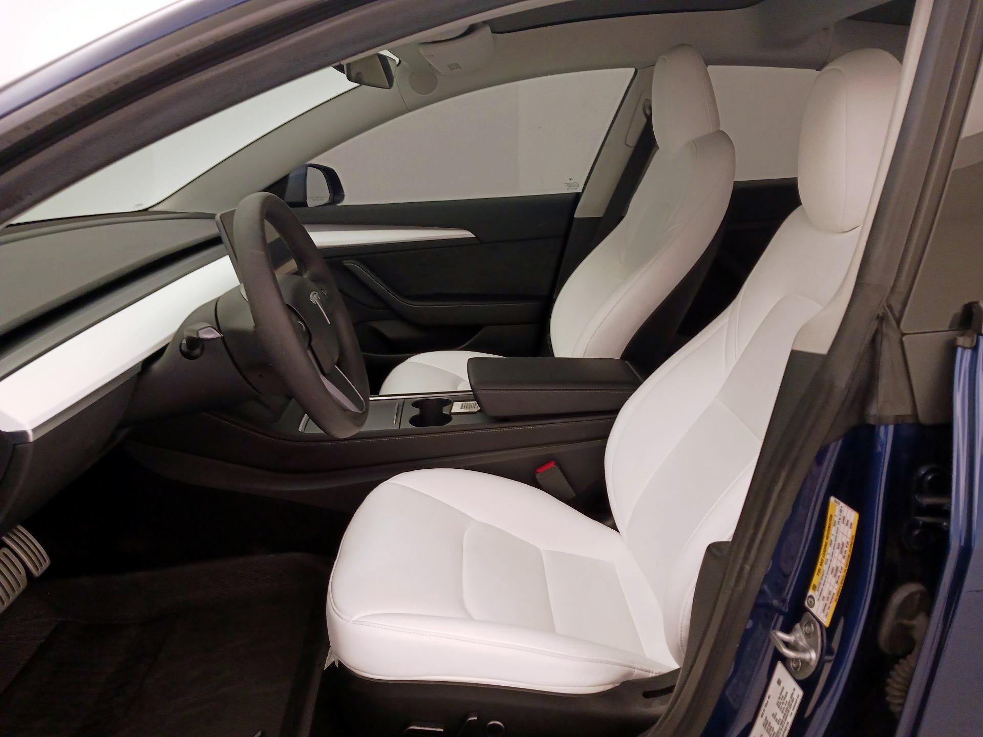 Thumbnail: 2023 Tesla Model 3 - 11