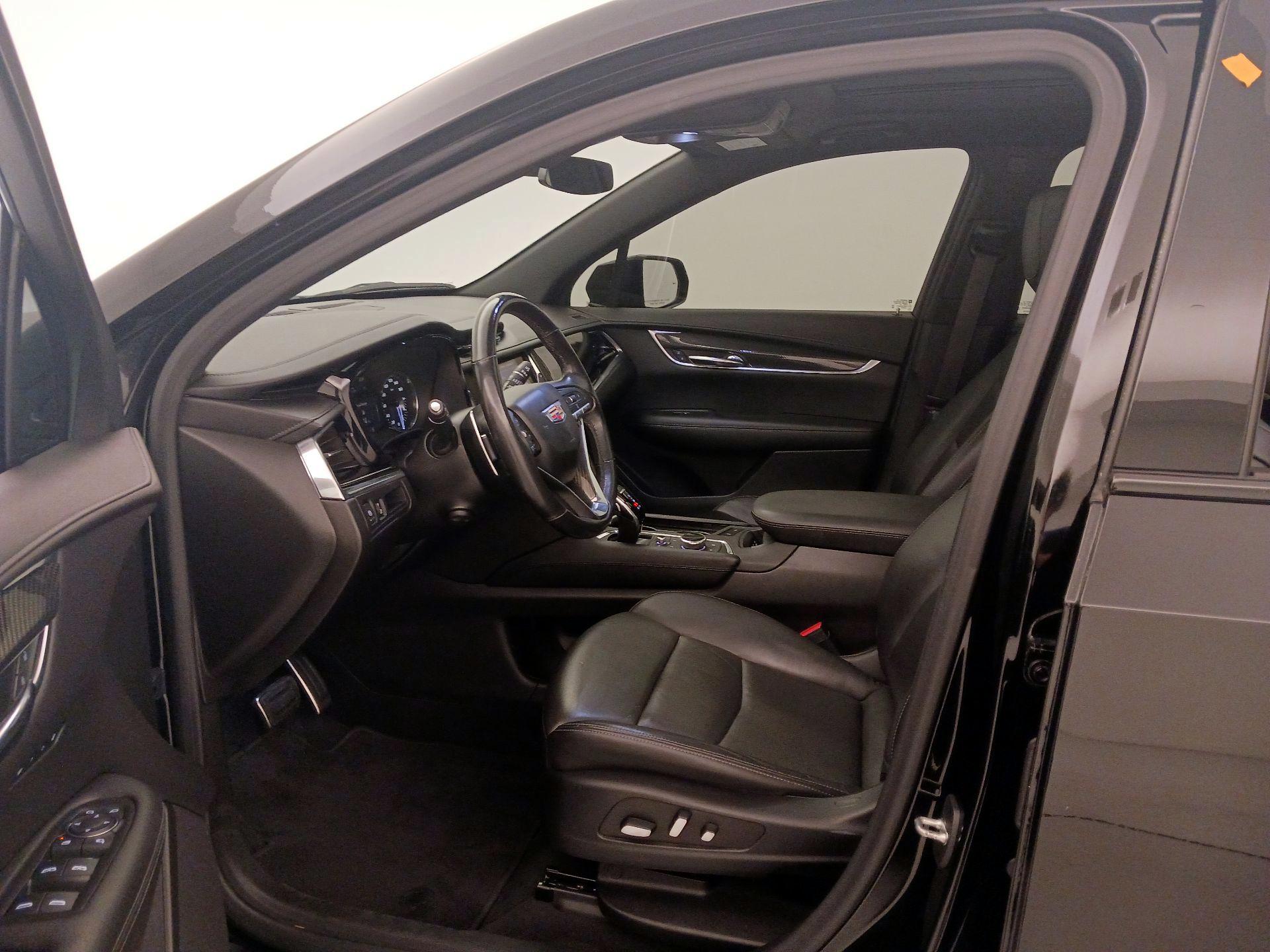 Thumbnail: 2020 Cadillac XT6 - 11