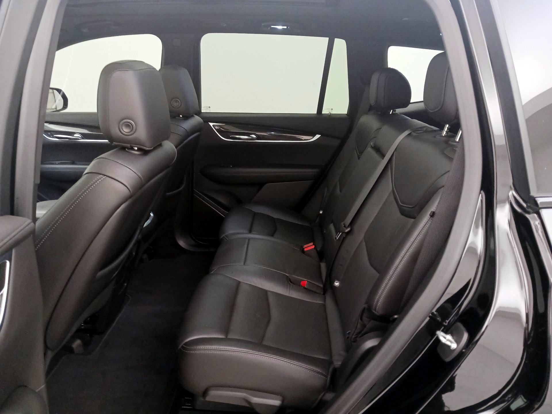 Thumbnail: 2020 Cadillac XT6 - 20