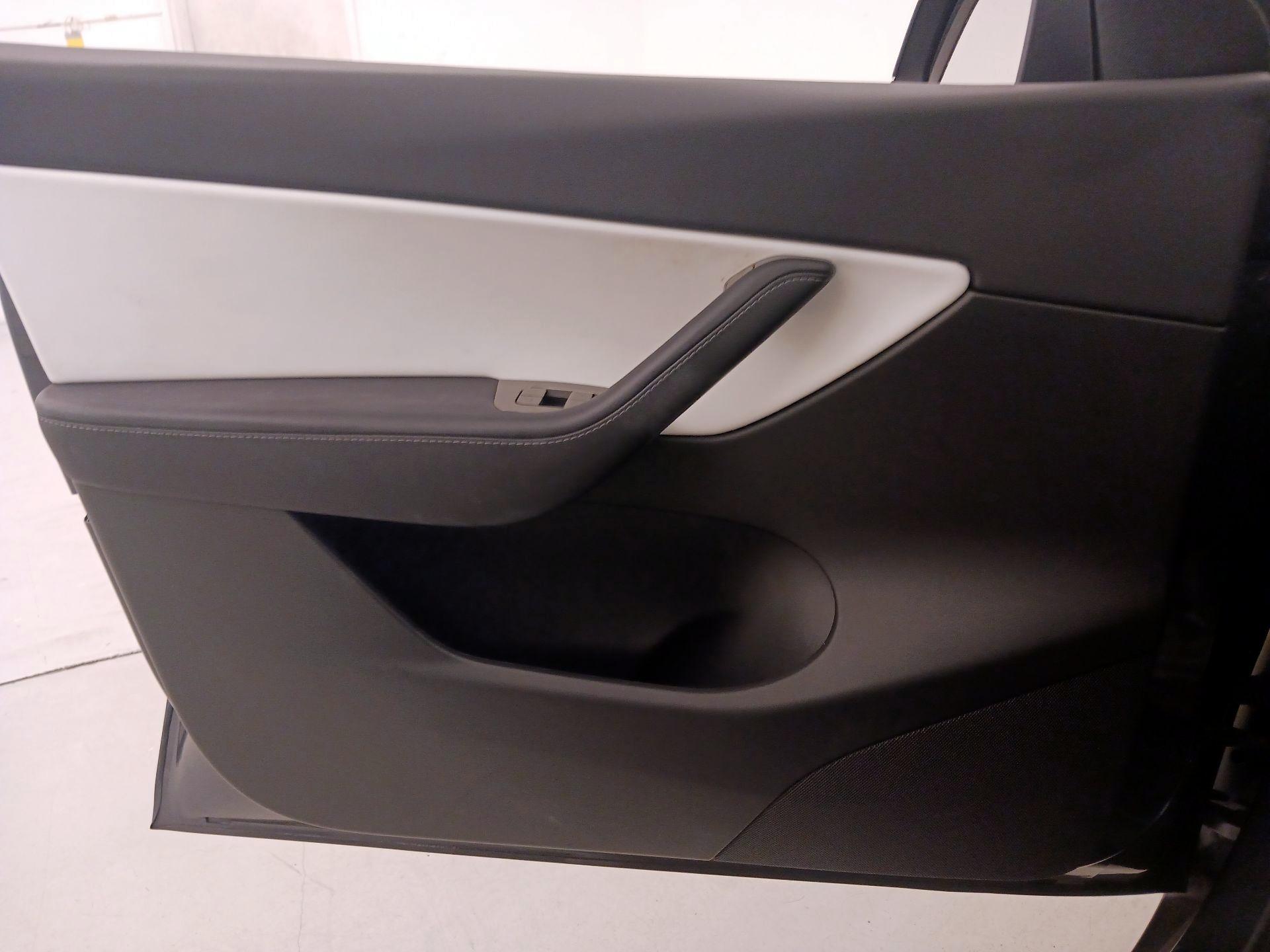 Thumbnail: 2020 Tesla Model Y - 12