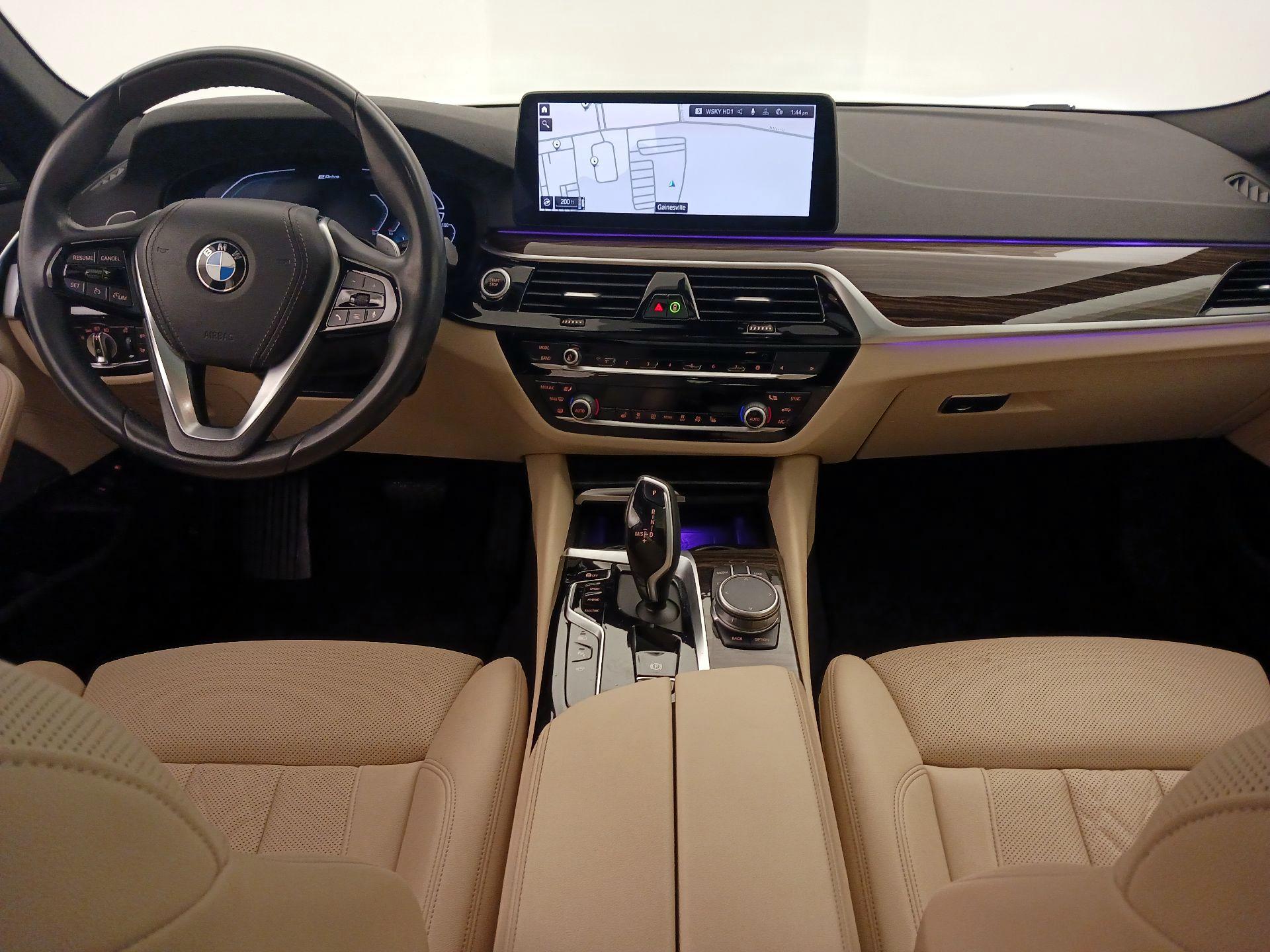 Thumbnail: 2021 BMW 5 Series - 9