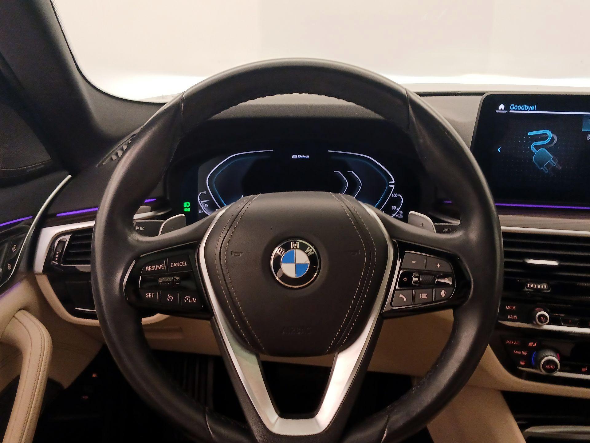 Thumbnail: 2021 BMW 5 Series - 10
