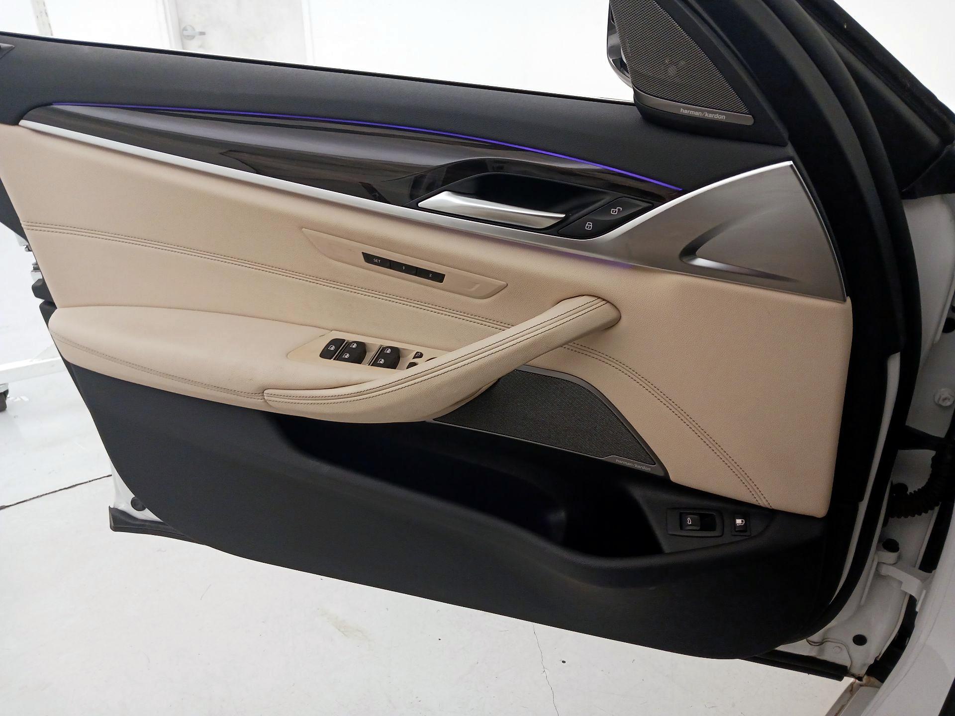 Thumbnail: 2021 BMW 5 Series - 12