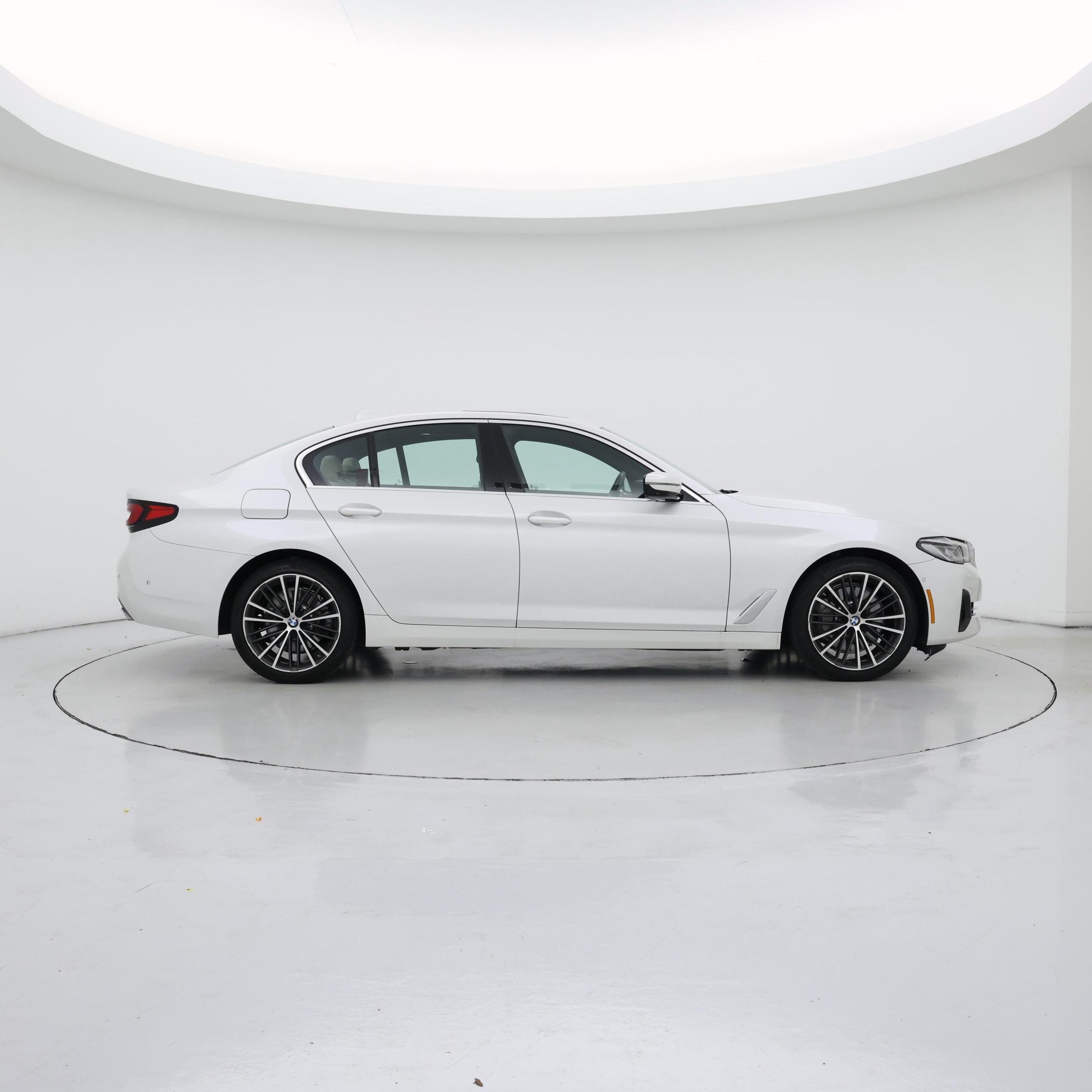 Thumbnail: 2021 BMW 5 Series - 7
