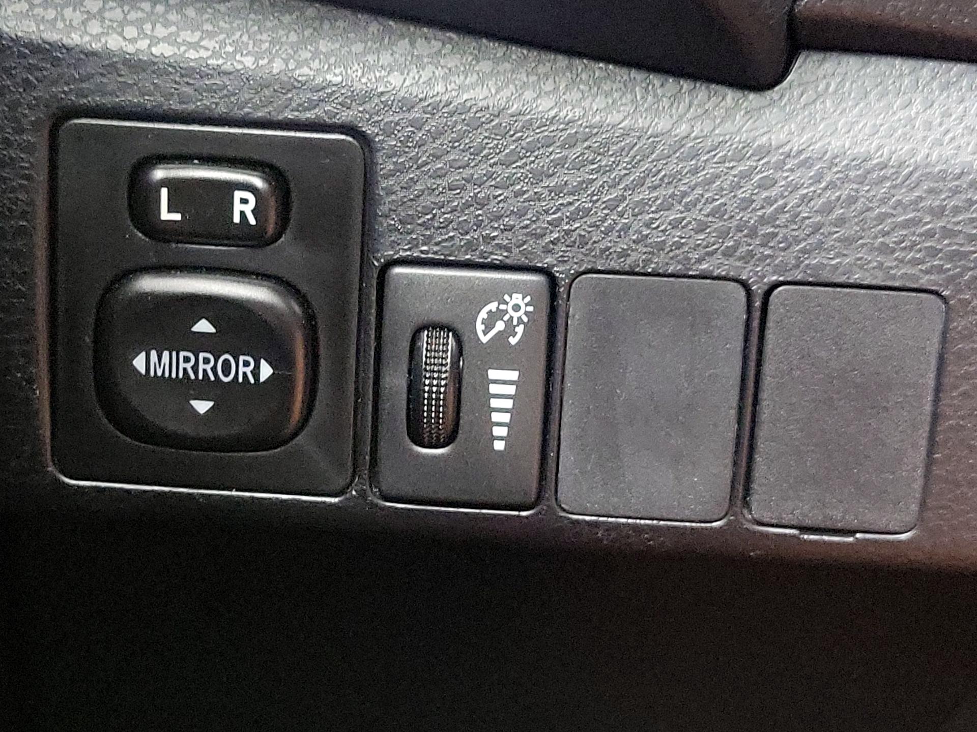 Thumbnail: 2015 Toyota Corolla - 13