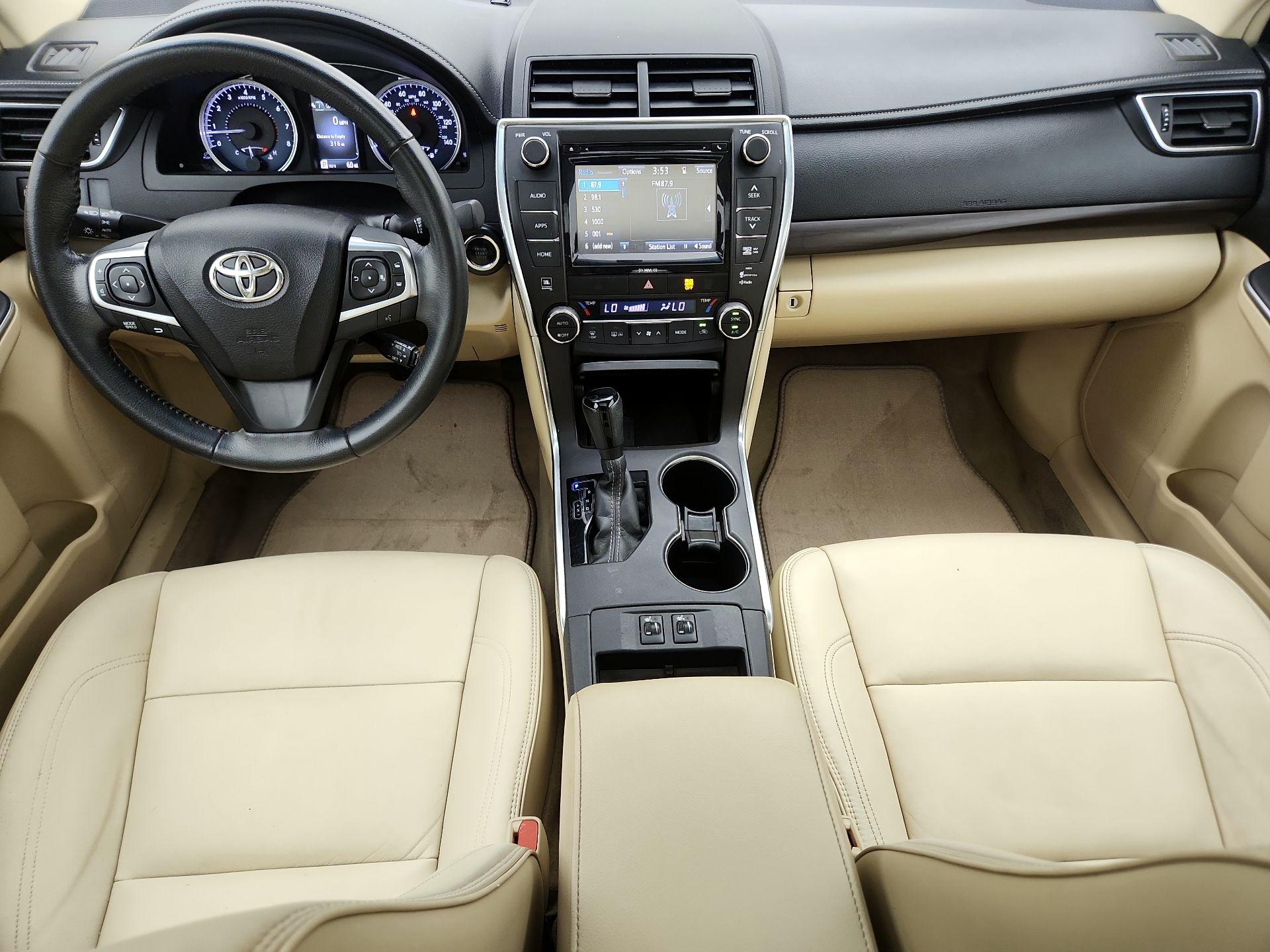 Thumbnail: 2016 Toyota Camry - 9