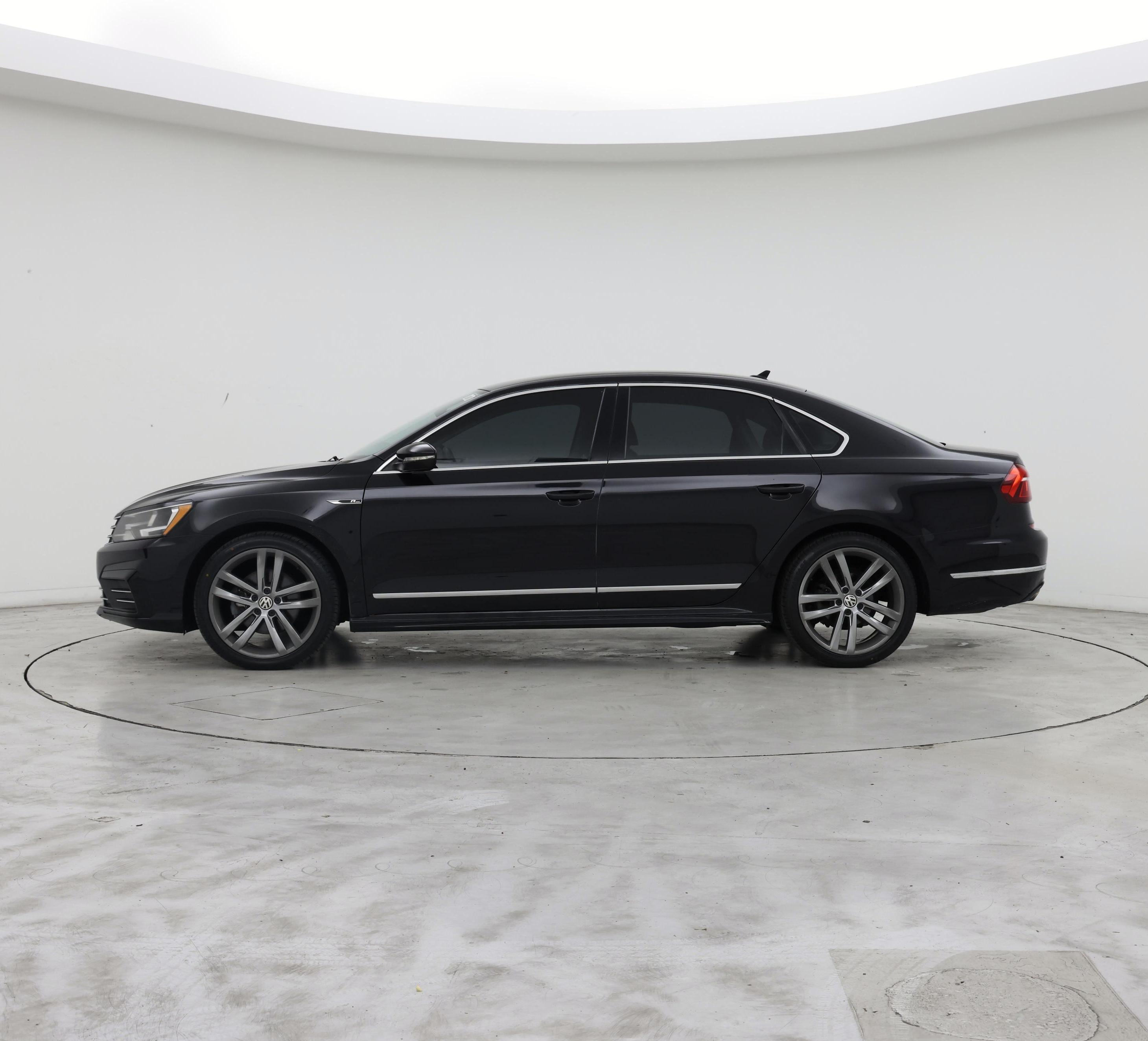 Thumbnail: 2017 Volkswagen Passat - 3