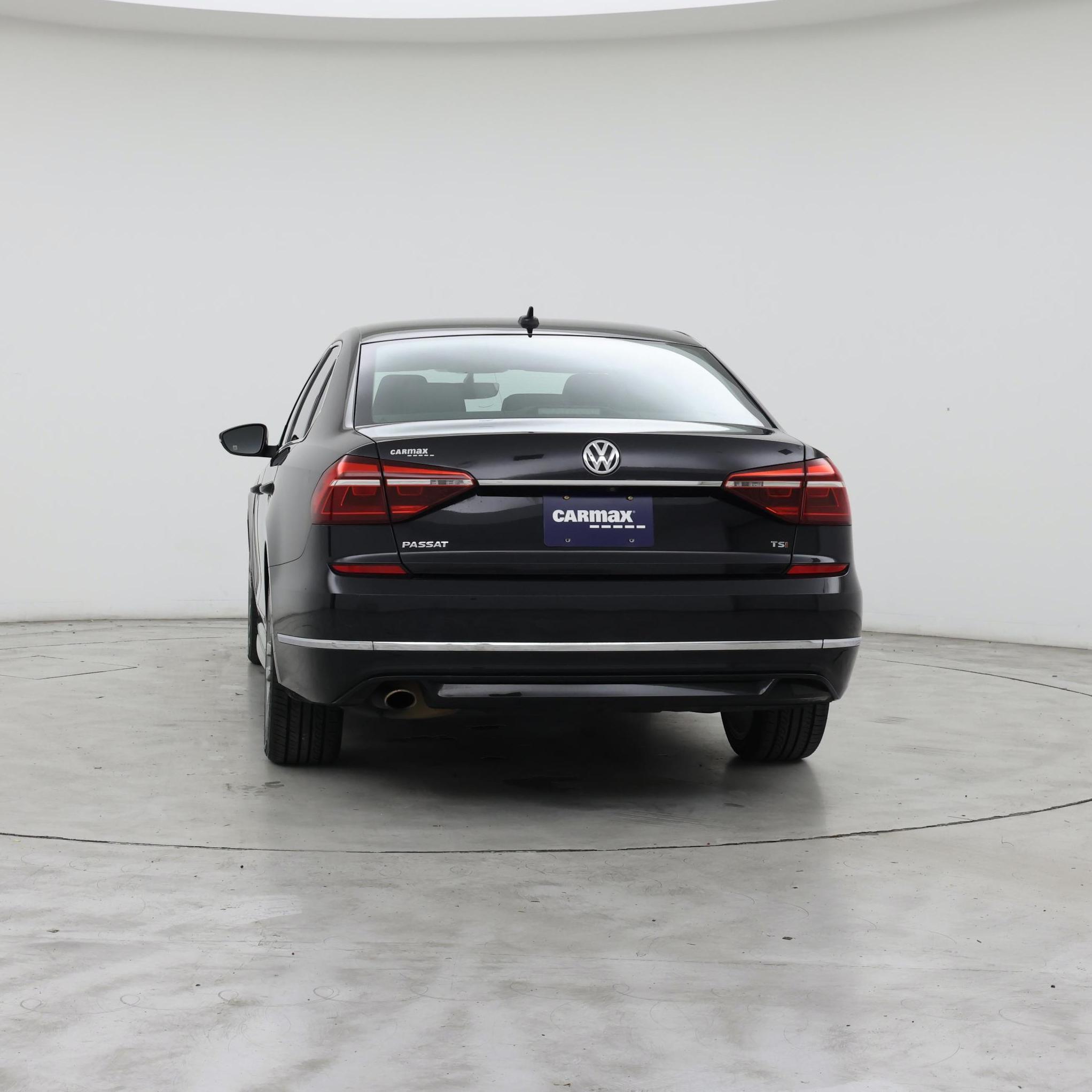 Thumbnail: 2017 Volkswagen Passat - 6