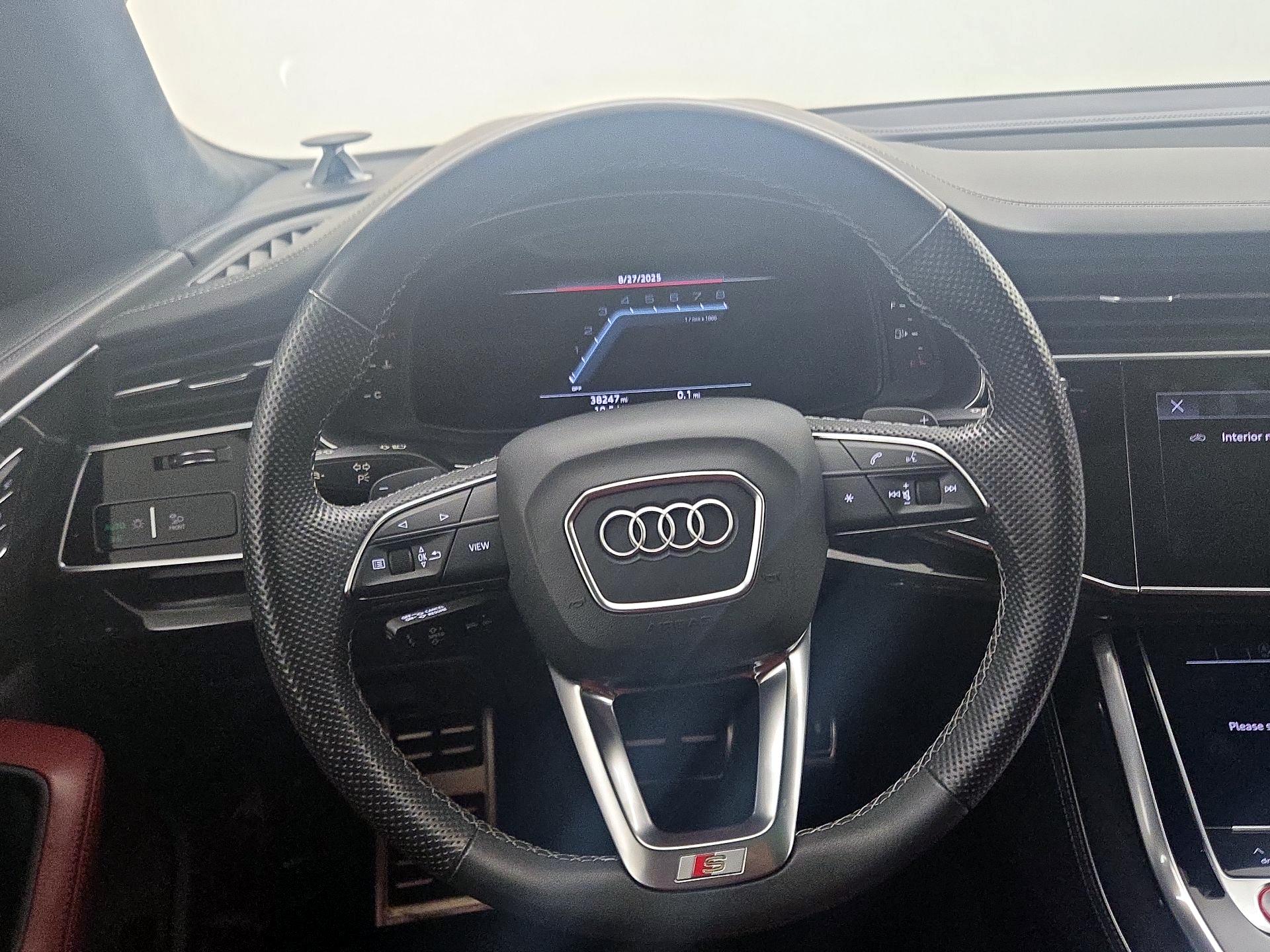 Thumbnail: 2021 Audi SQ8 - 10