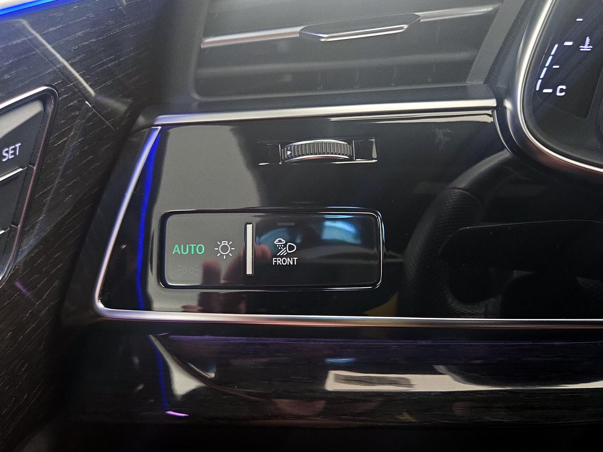 Thumbnail: 2021 Audi SQ8 - 13