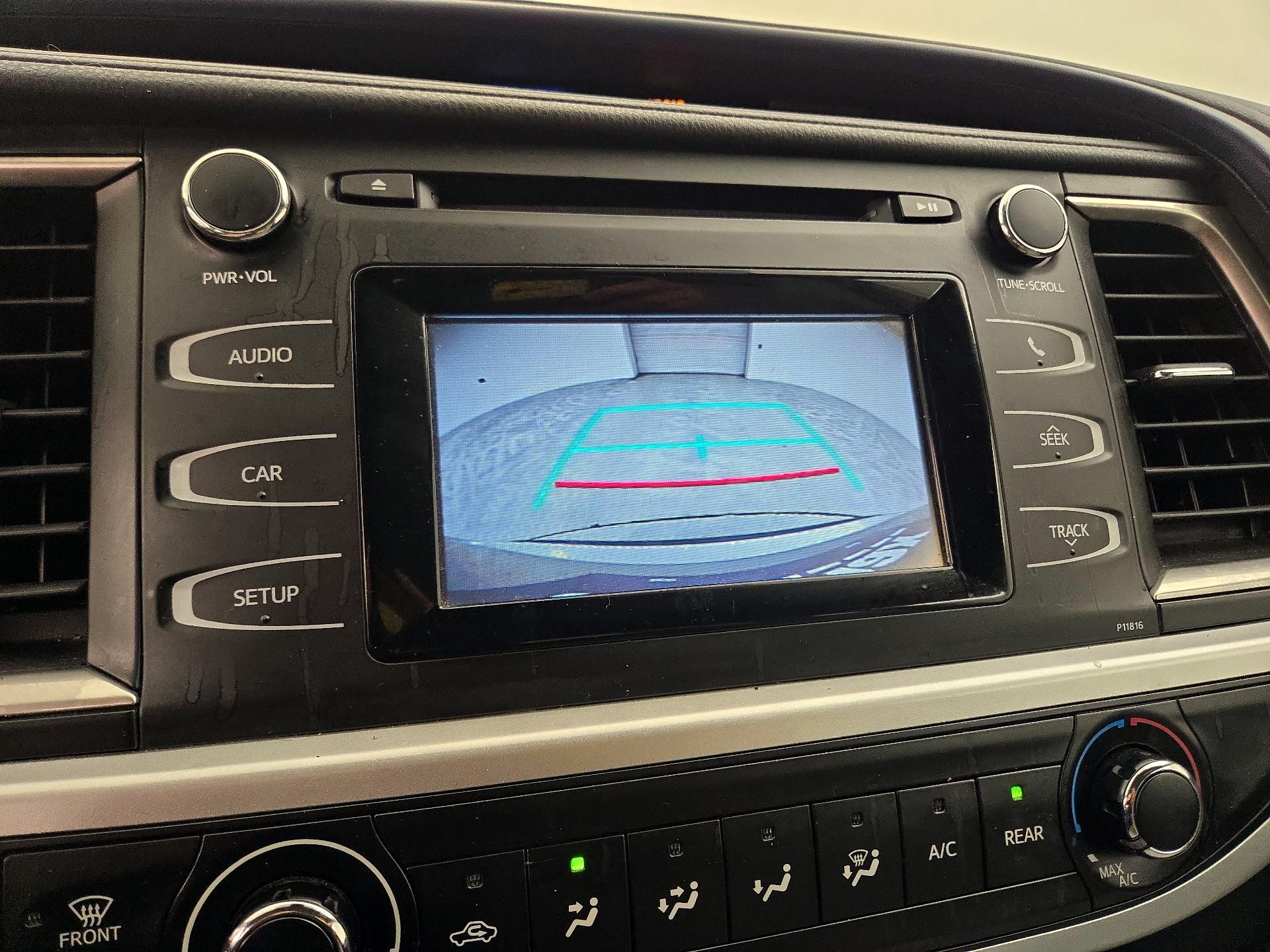 Thumbnail: 2019 Toyota Highlander - 14