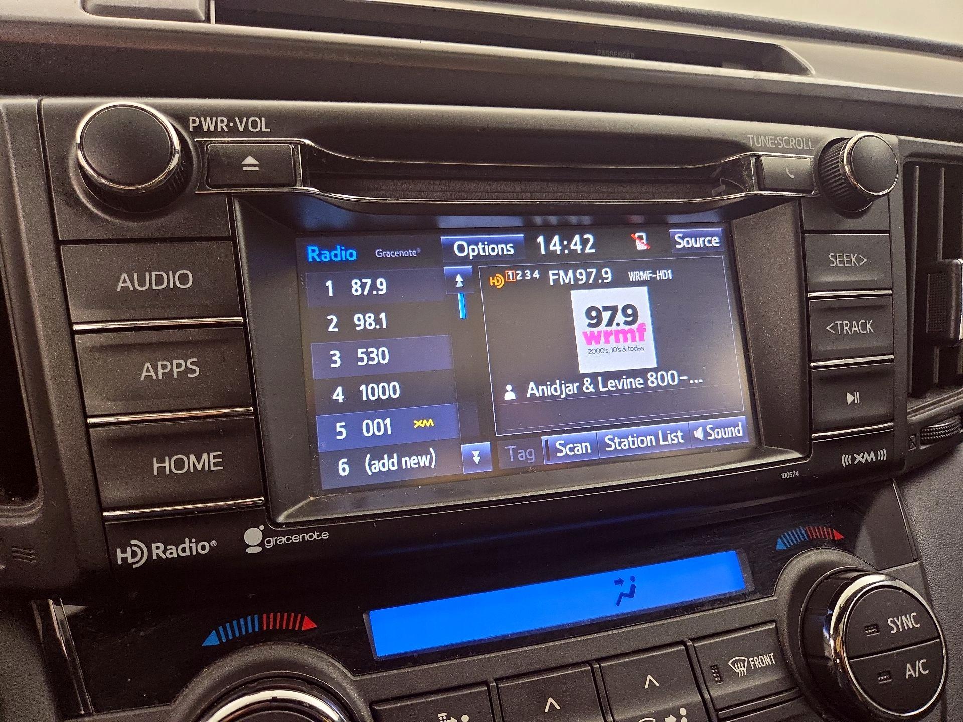Thumbnail: 2016 Toyota RAV4 - 15