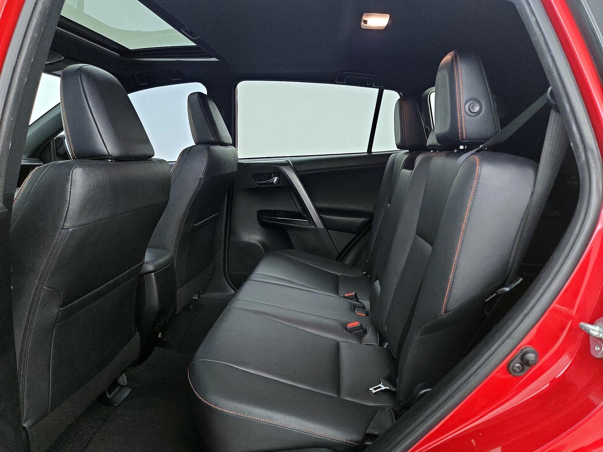 Thumbnail: 2016 Toyota RAV4 - 20
