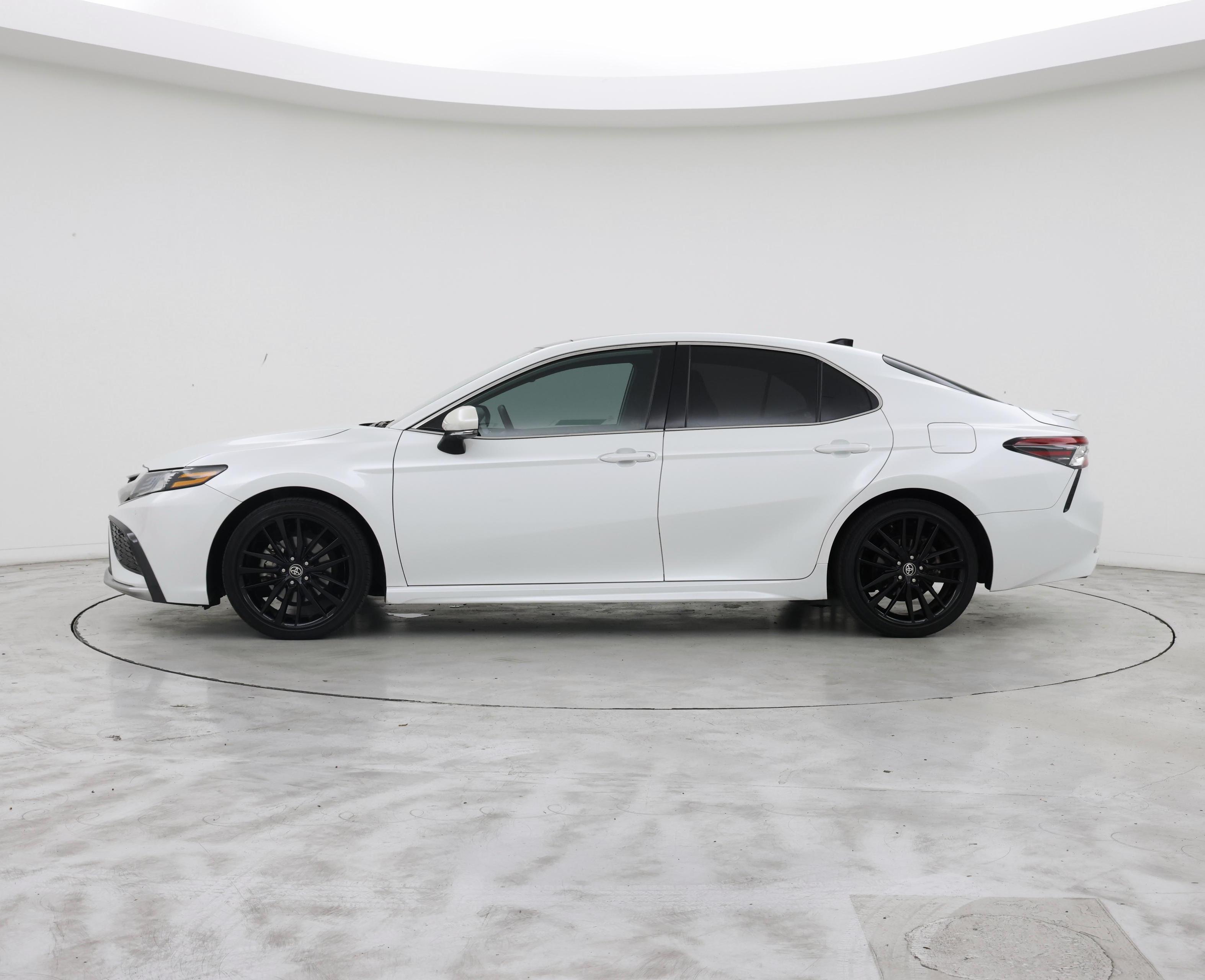 Thumbnail: 2022 Toyota Camry - 3