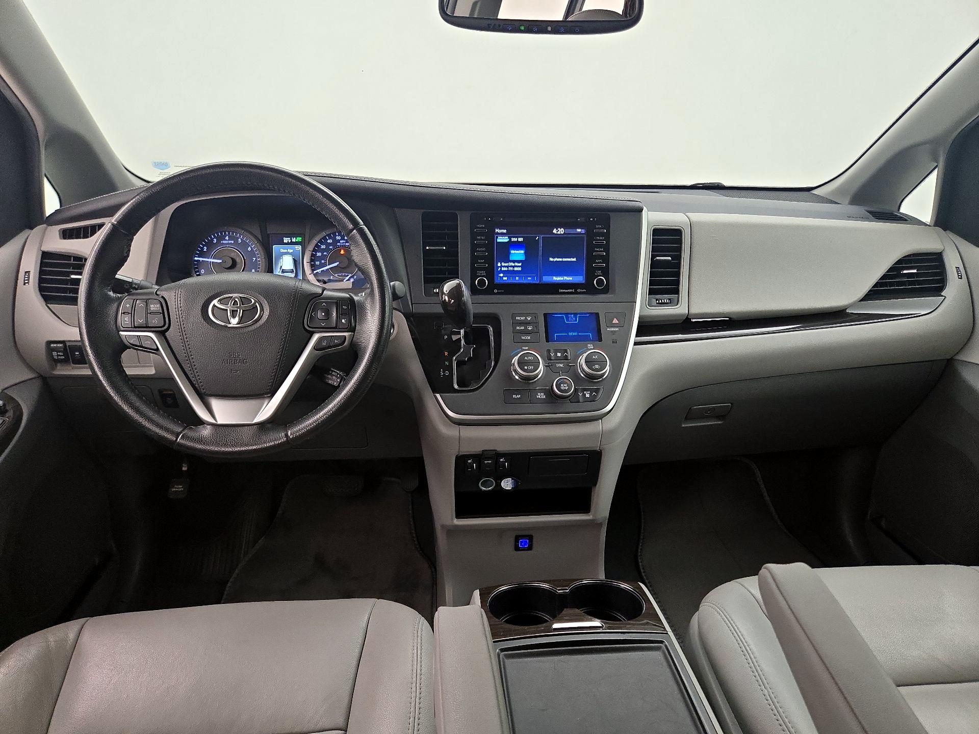 Thumbnail: 2020 Toyota Sienna - 9