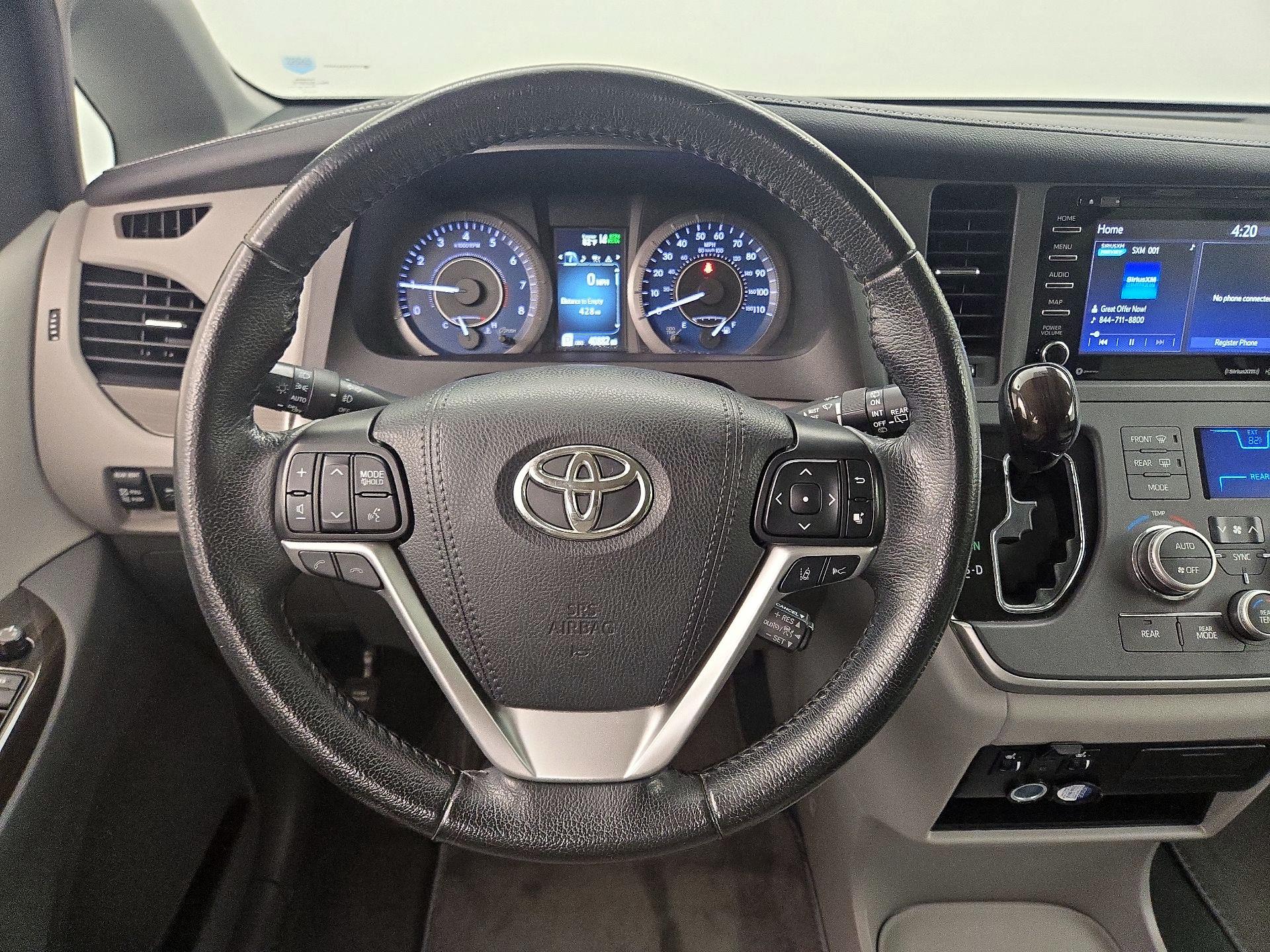 Thumbnail: 2020 Toyota Sienna - 10