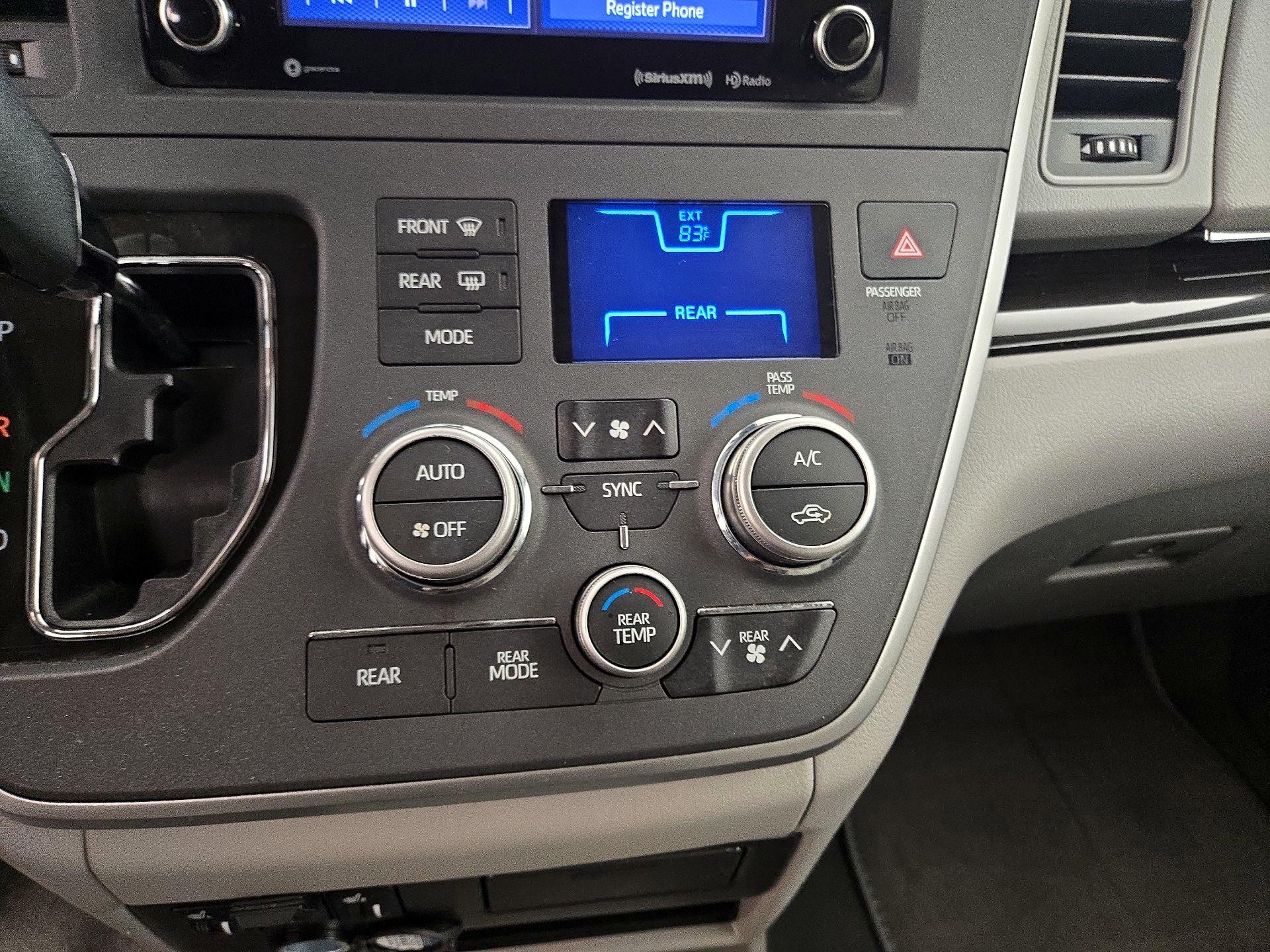 Thumbnail: 2020 Toyota Sienna - 16
