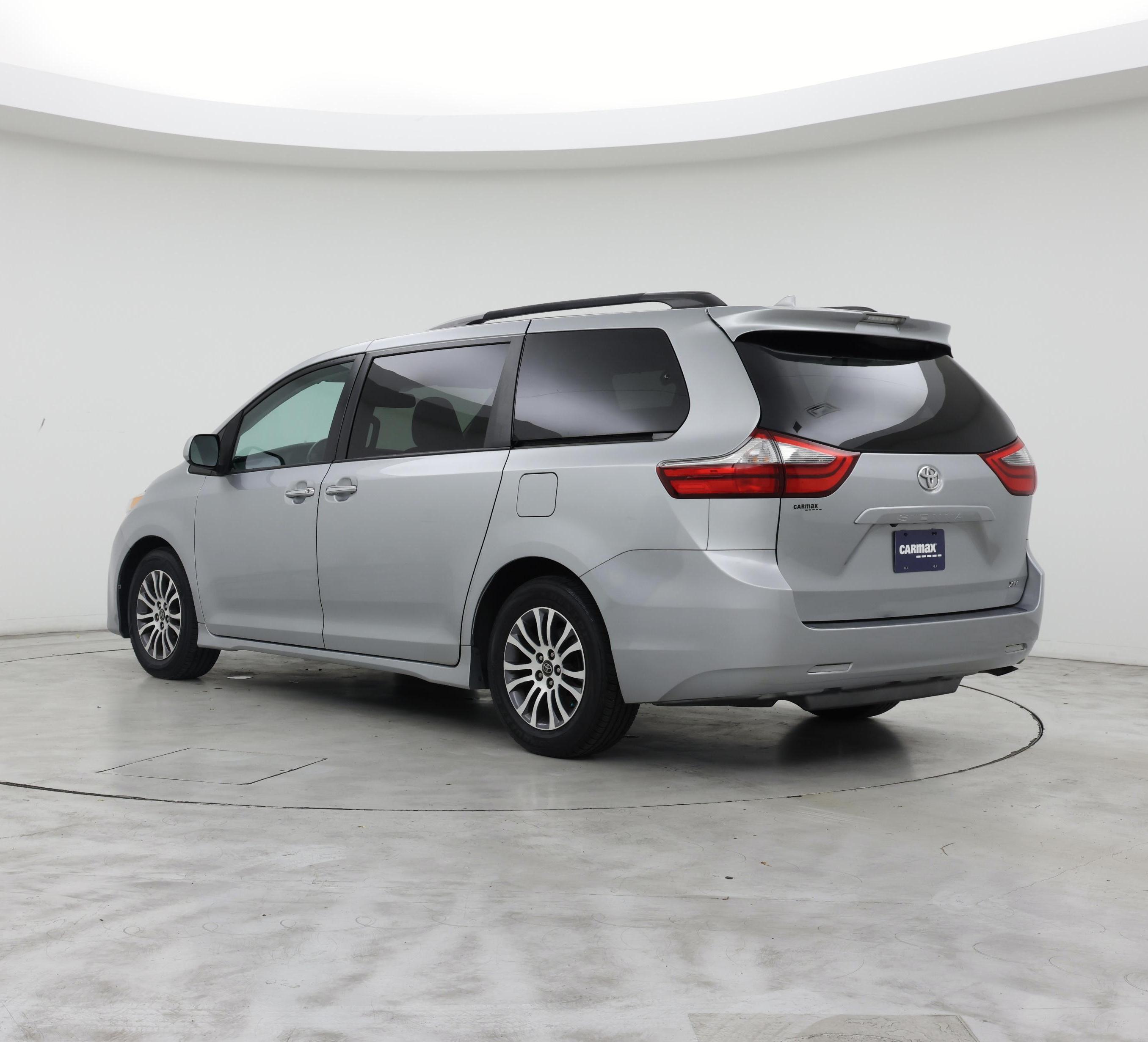 Thumbnail: 2020 Toyota Sienna - 2