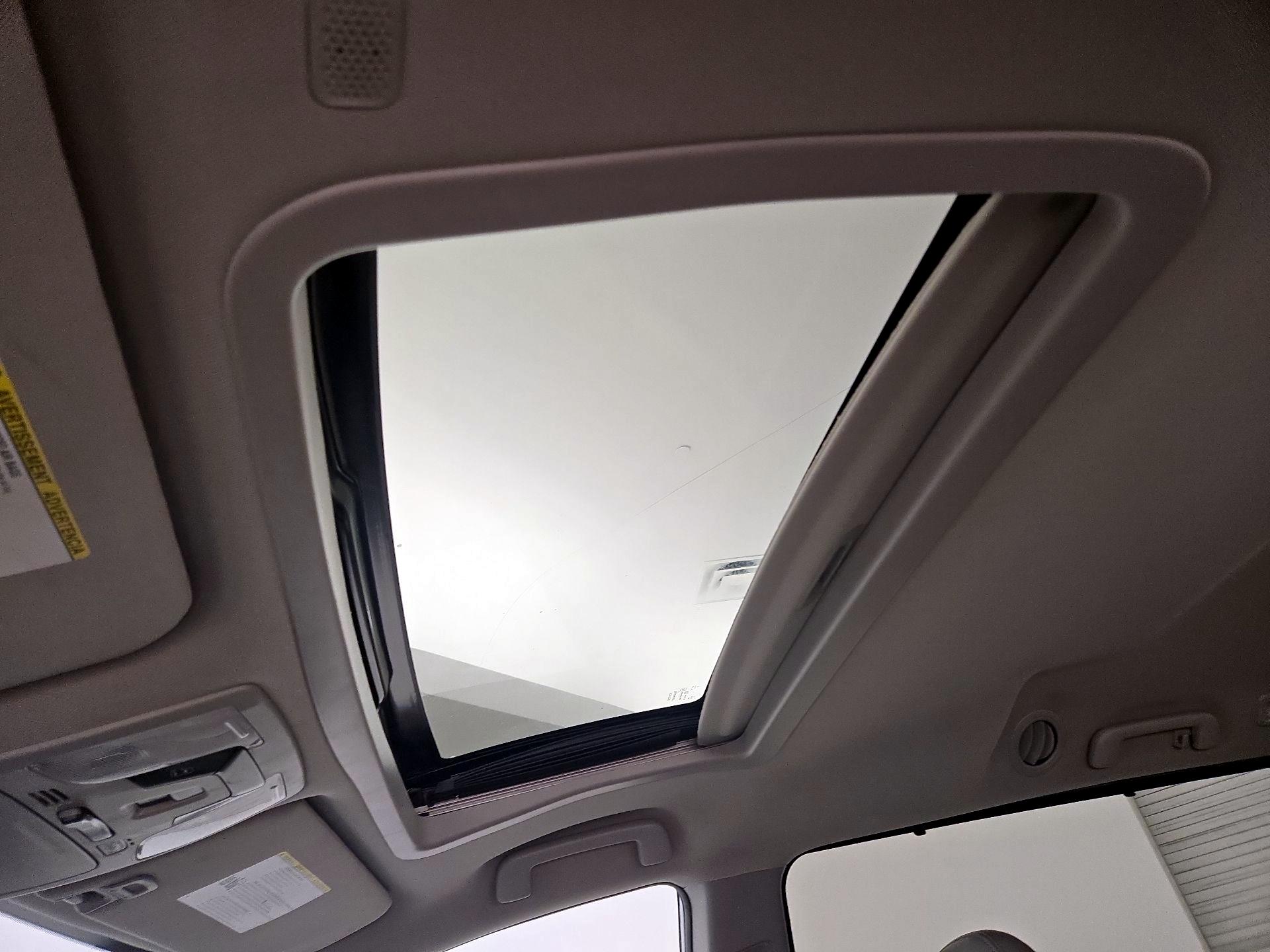 Thumbnail: 2020 Toyota Sienna - 19