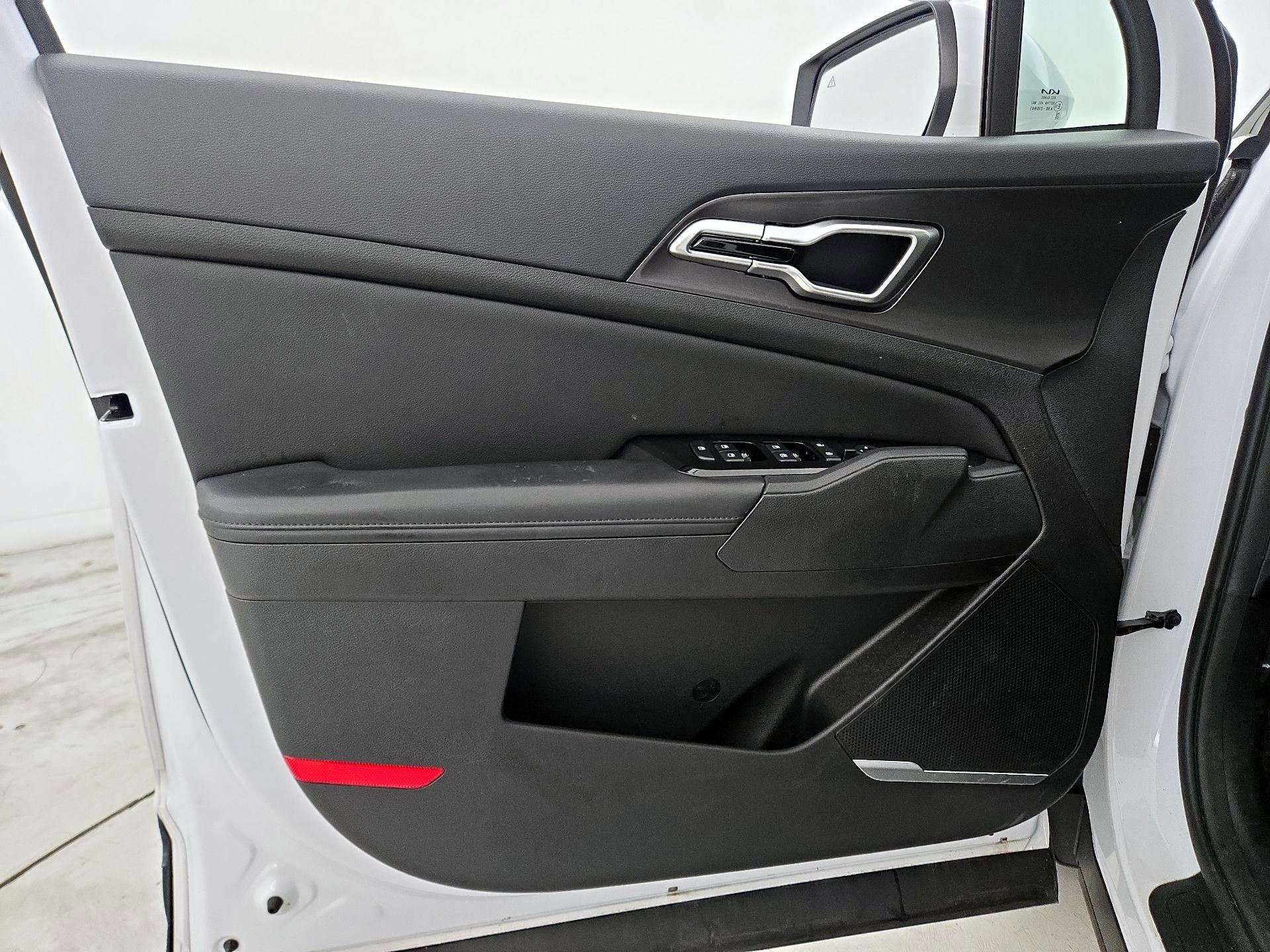 Thumbnail: 2023 Kia Sportage - 12