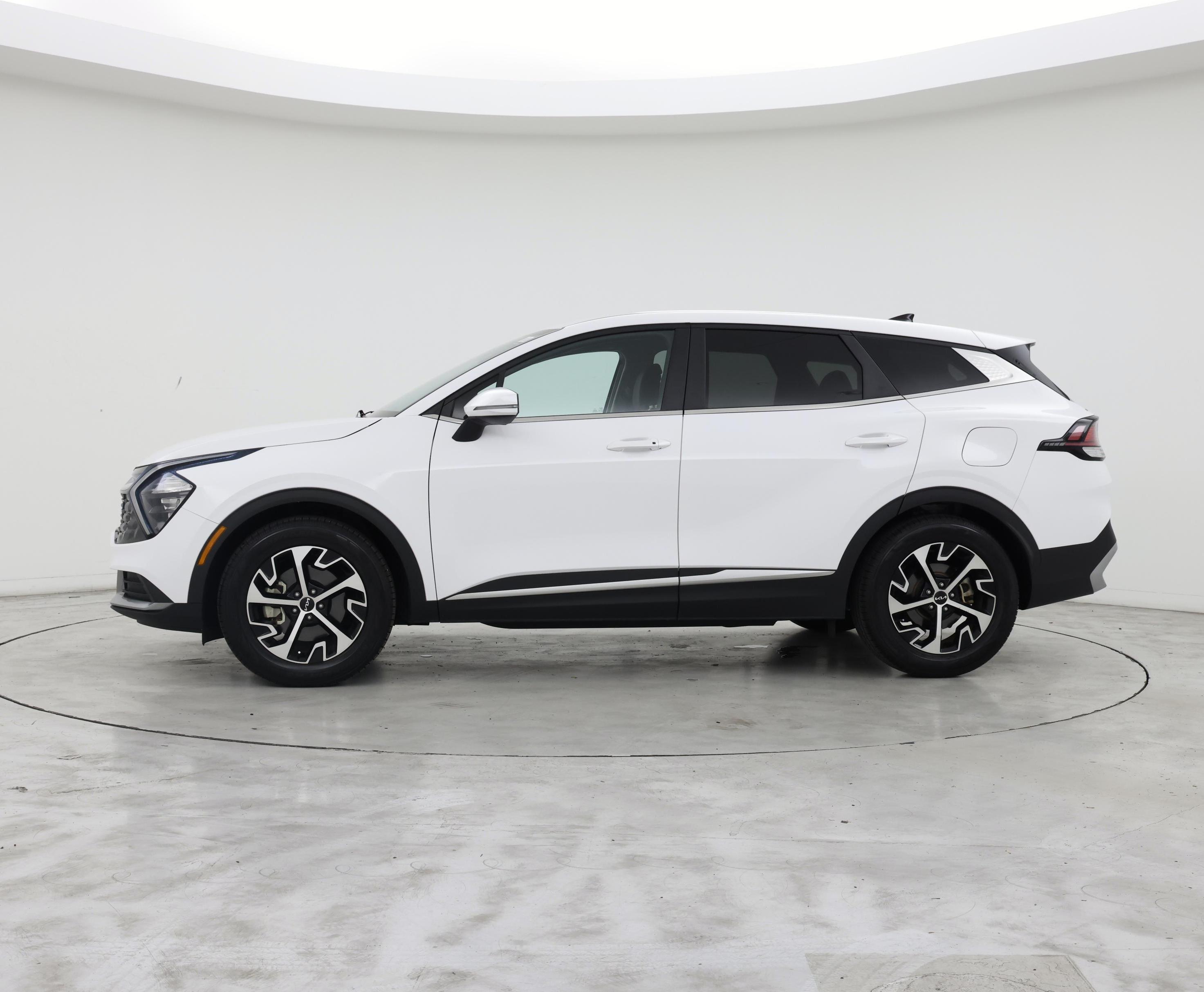 Thumbnail: 2023 Kia Sportage - 3