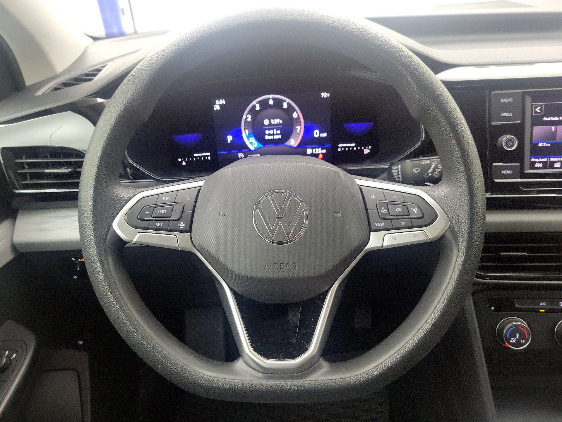 Thumbnail: 2022 Volkswagen Taos - 10
