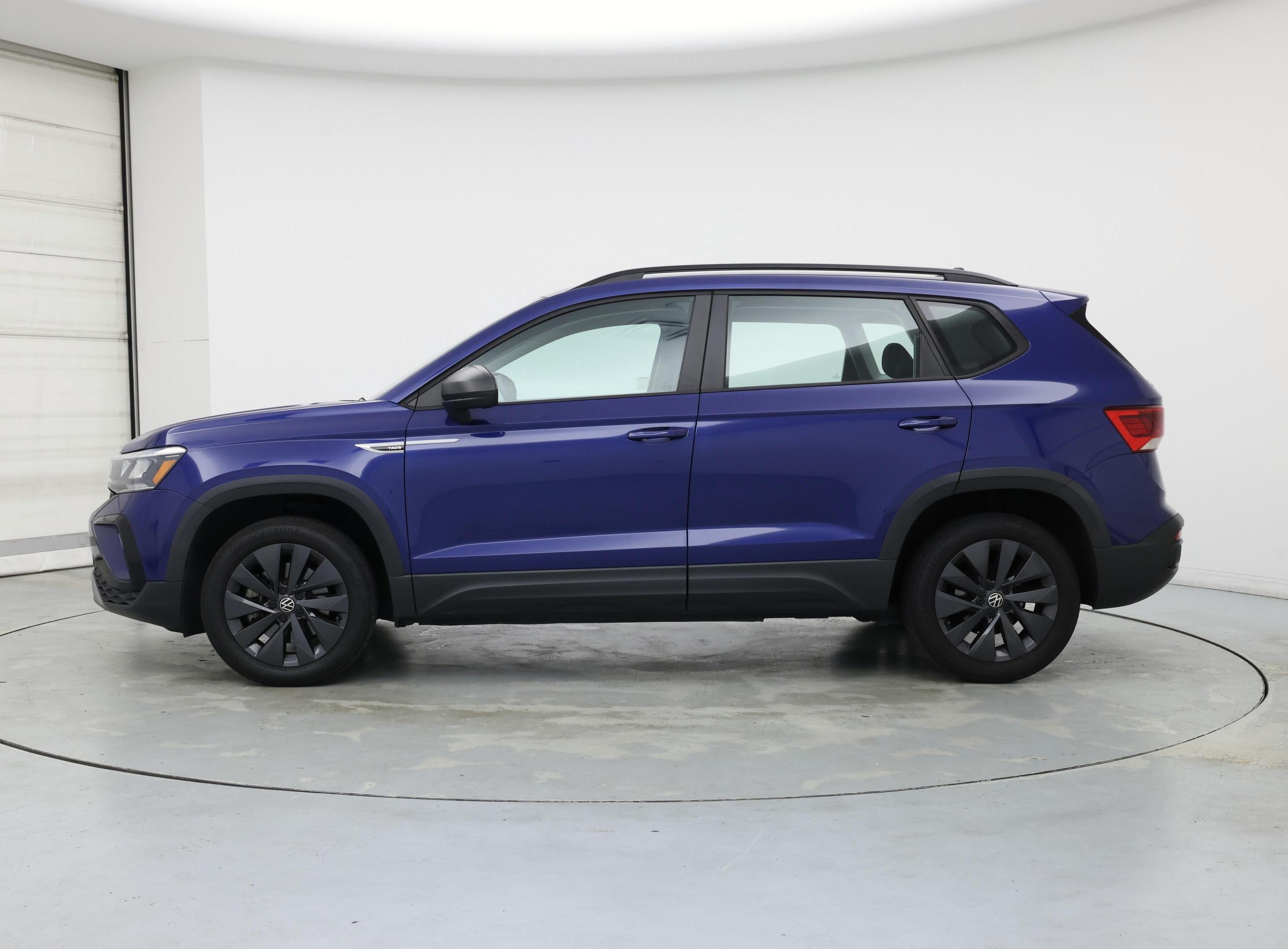 Thumbnail: 2022 Volkswagen Taos - 3