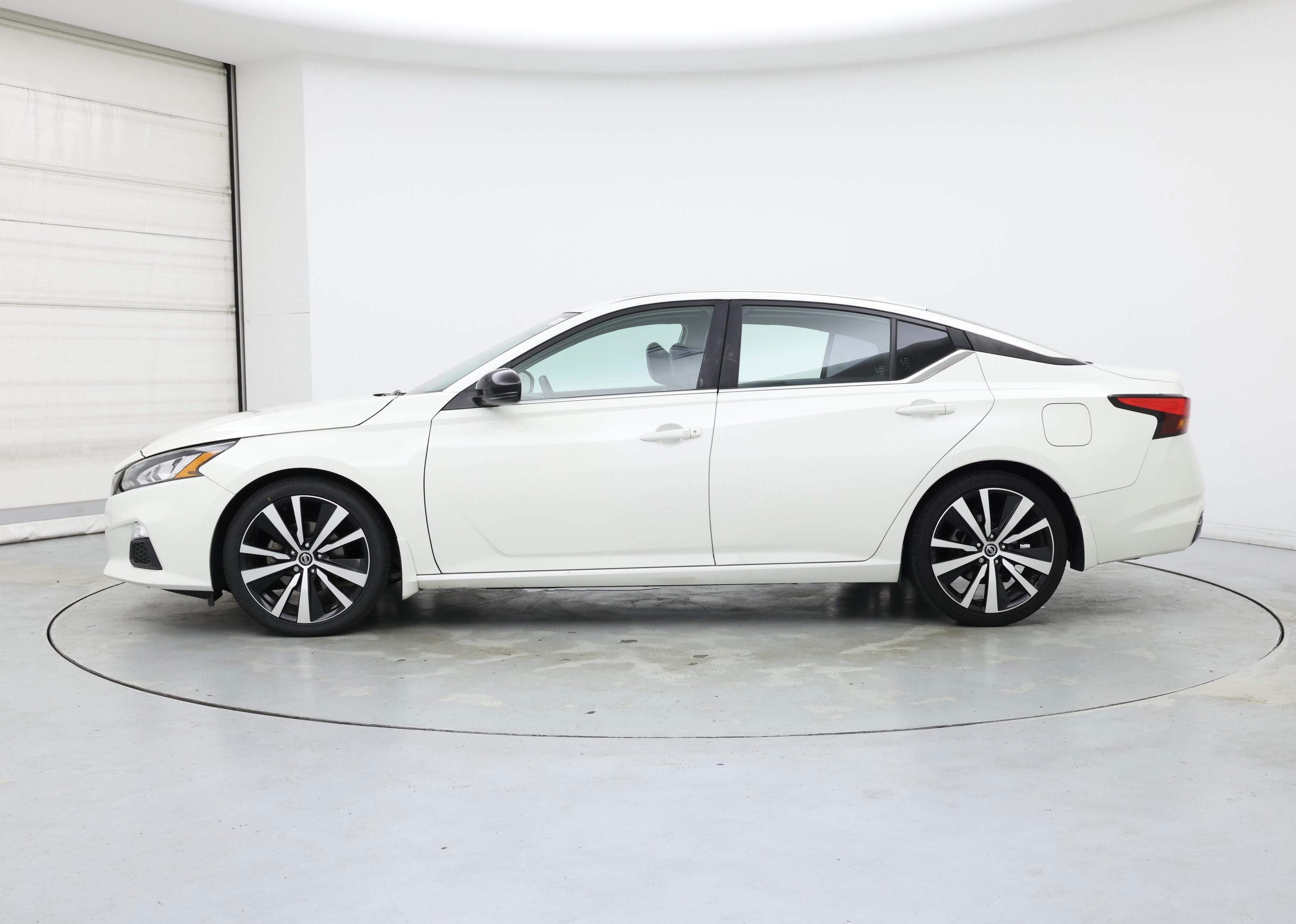 Thumbnail: 2019 Nissan Altima - 3