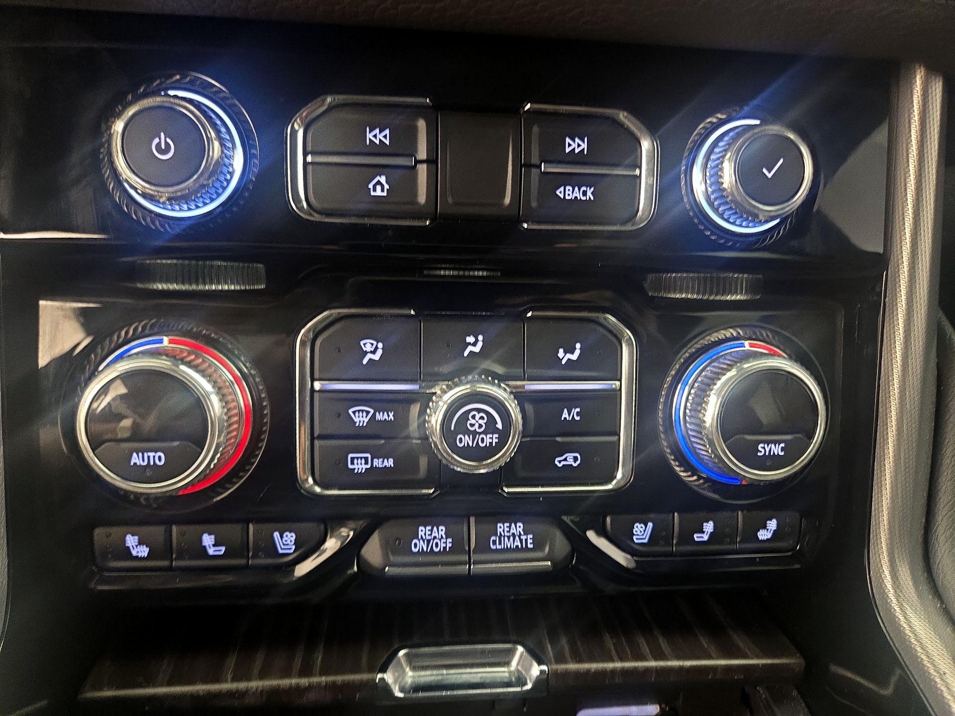 Thumbnail: 2021 GMC Yukon XL - 17