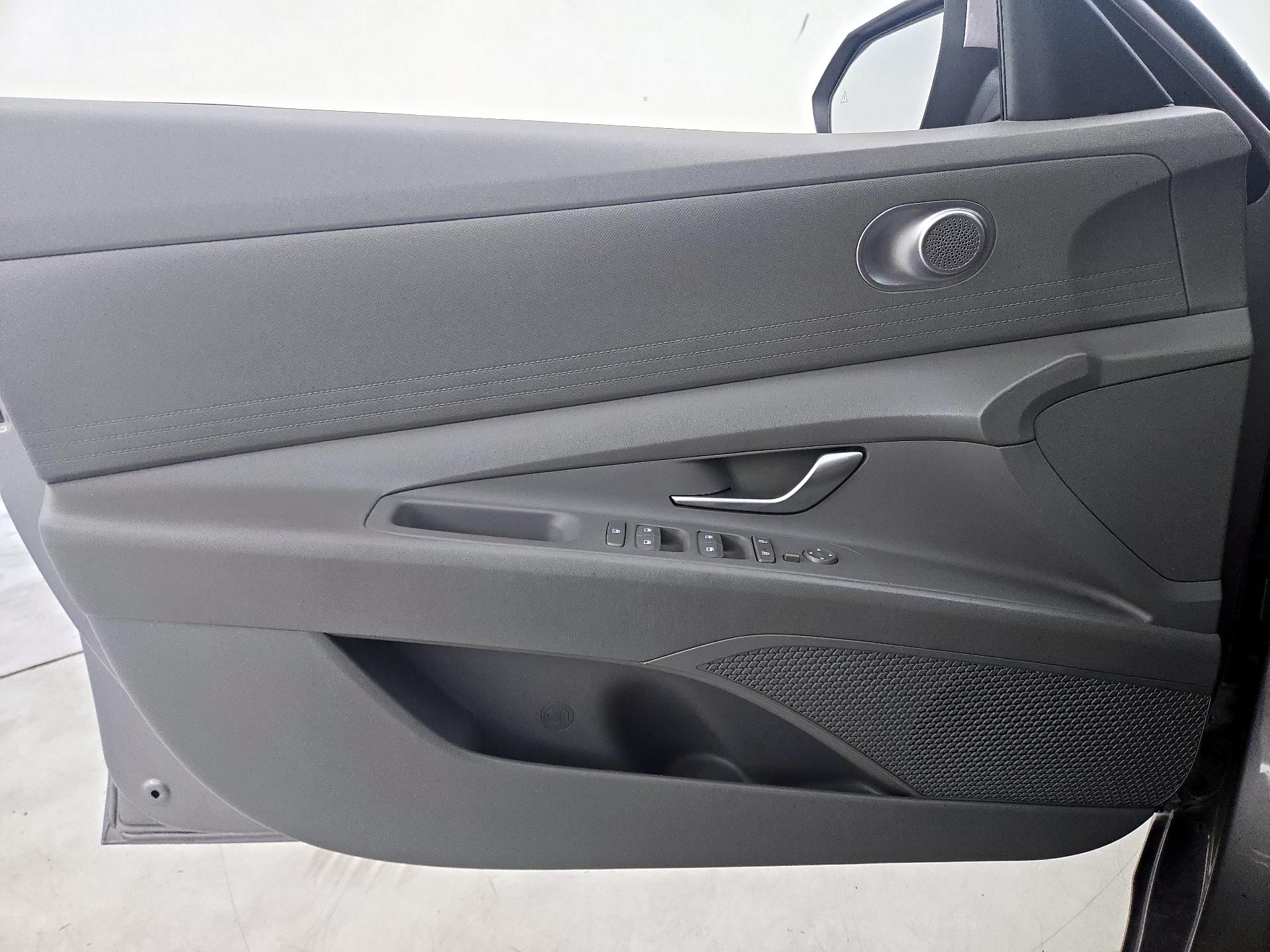 Thumbnail: 2023 Hyundai Elantra - 12