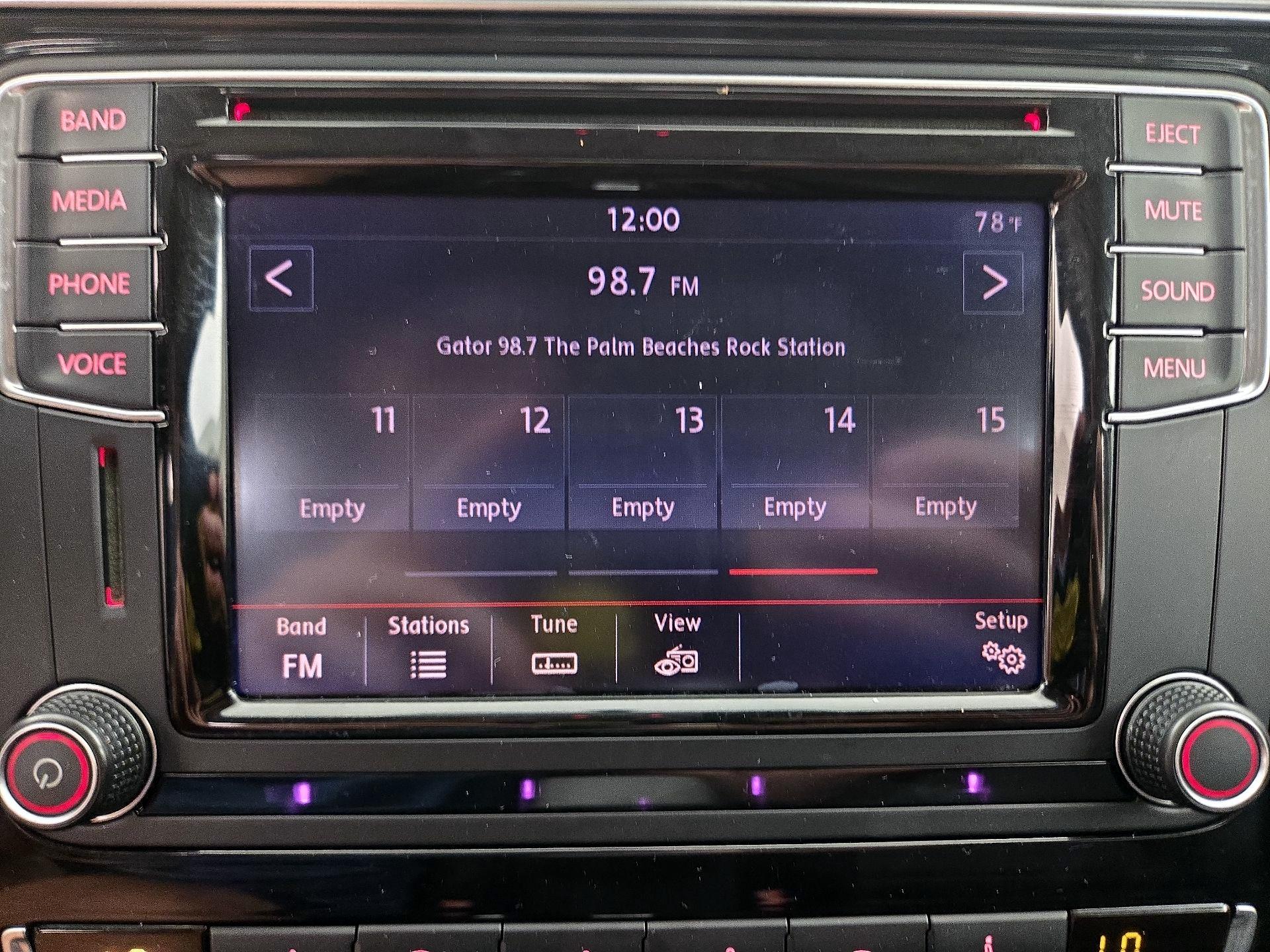 Thumbnail: 2016 Volkswagen Passat - 15