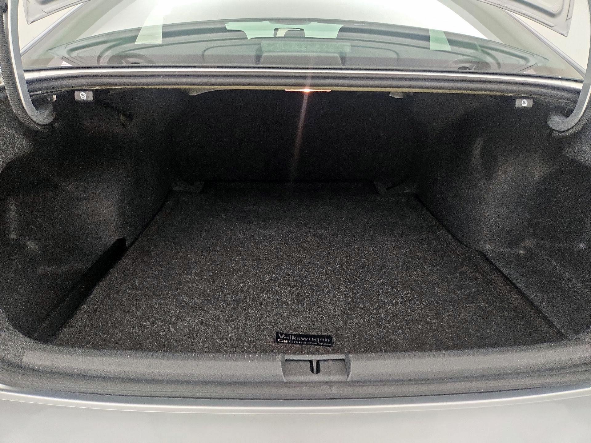 Thumbnail: 2016 Volkswagen Passat - 20