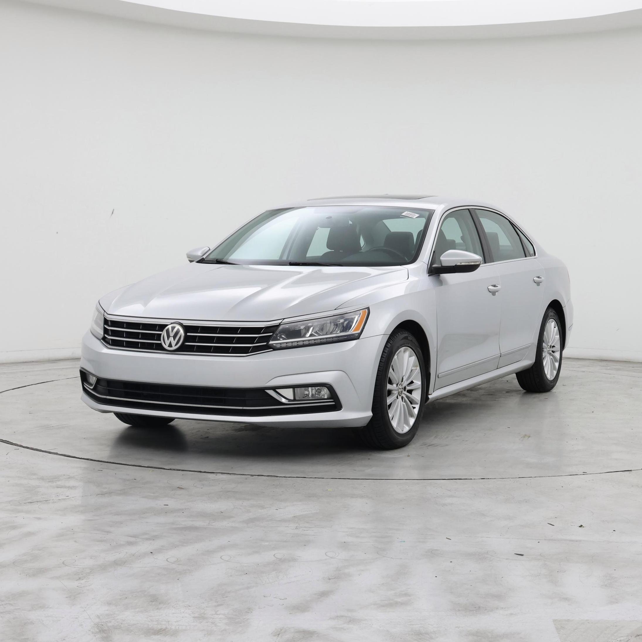 Thumbnail: 2016 Volkswagen Passat - 4