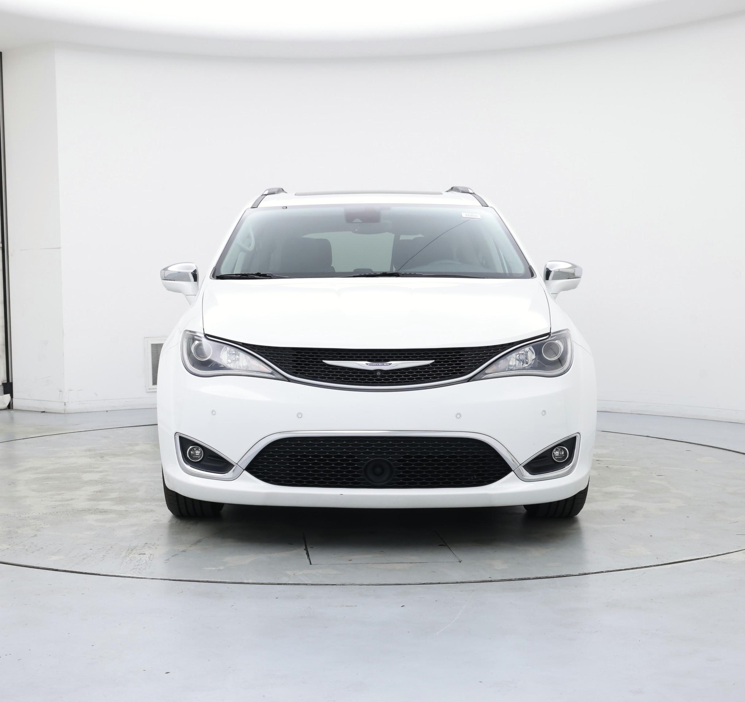 Thumbnail: 2017 Chrysler Pacifica - 5