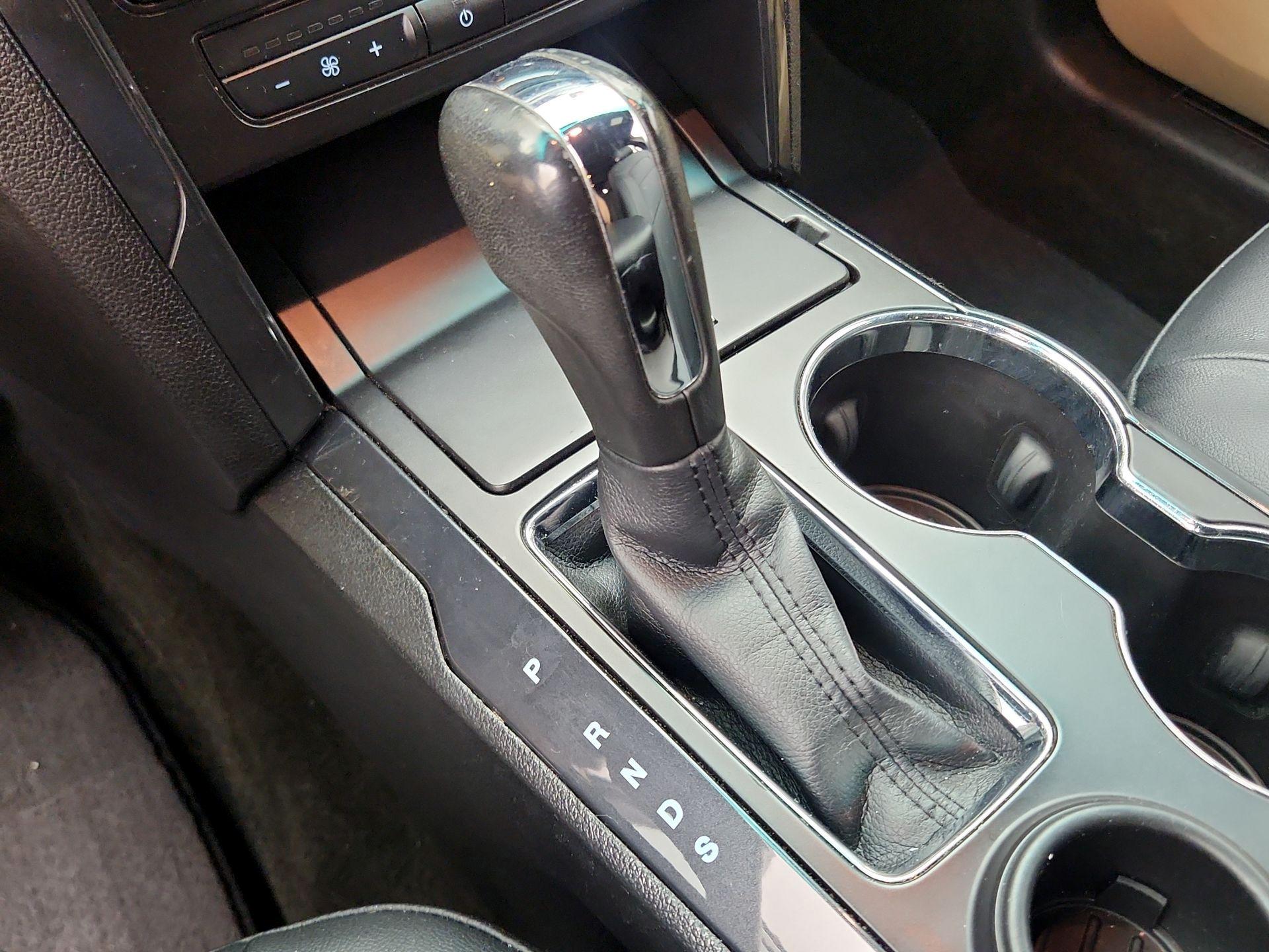 Thumbnail: 2016 Ford Explorer - 17