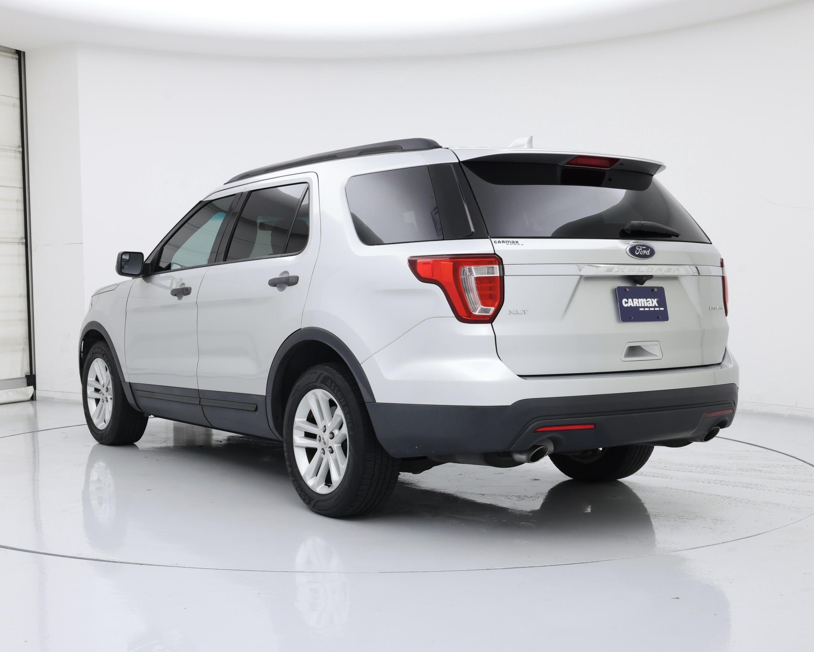 Thumbnail: 2016 Ford Explorer - 2