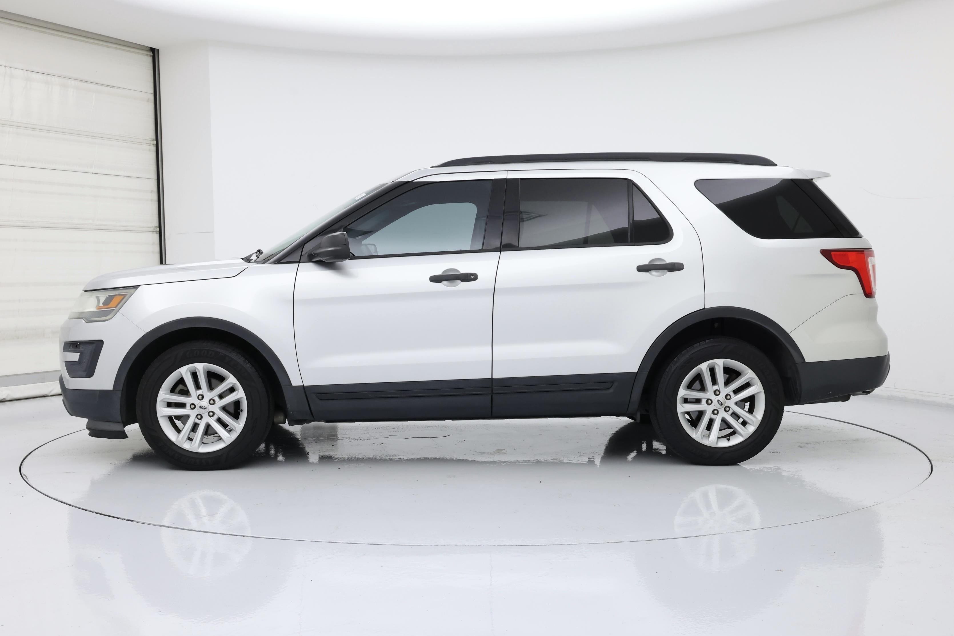 Thumbnail: 2016 Ford Explorer - 3