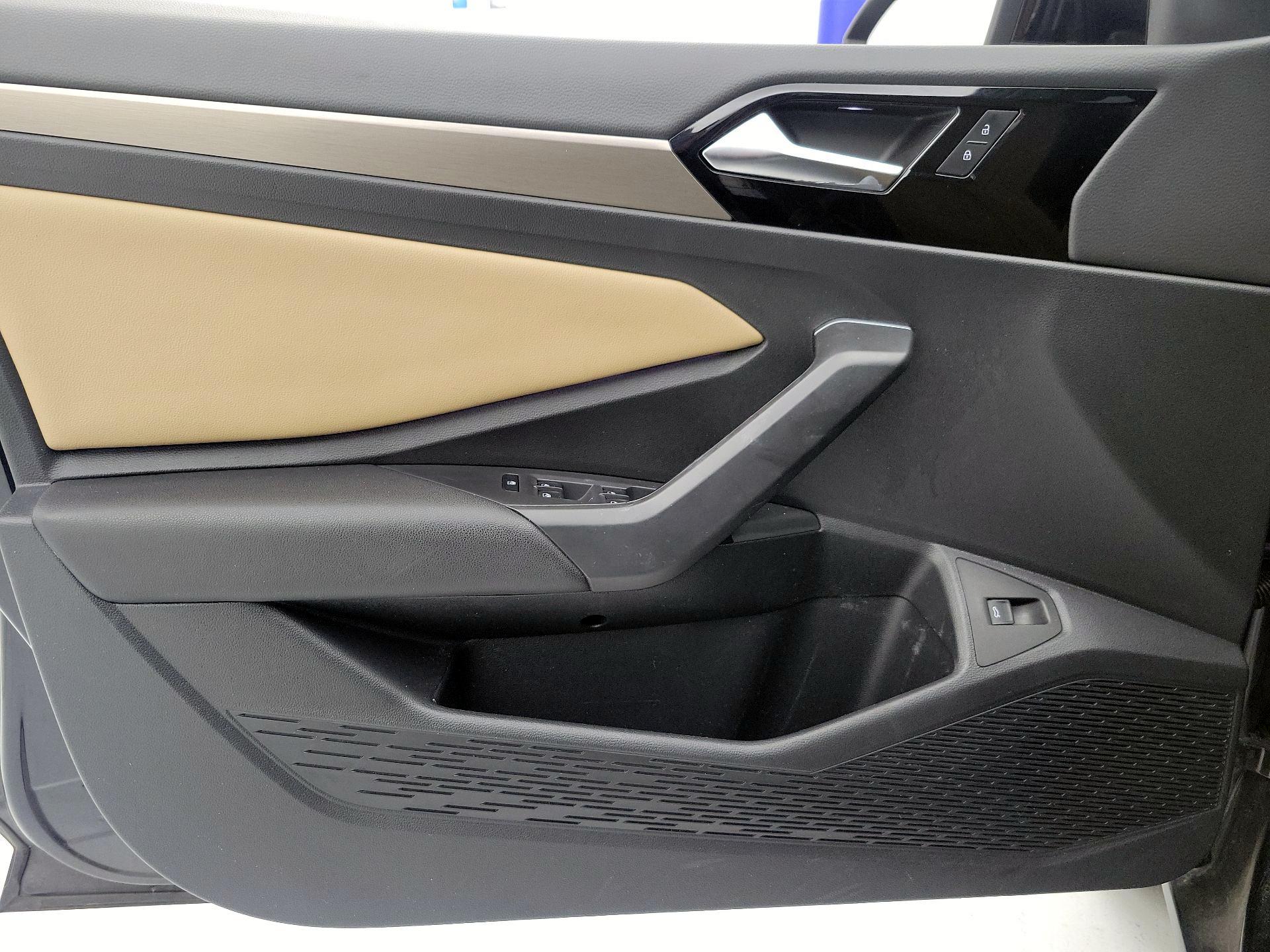 Thumbnail: 2019 Volkswagen Jetta - 12