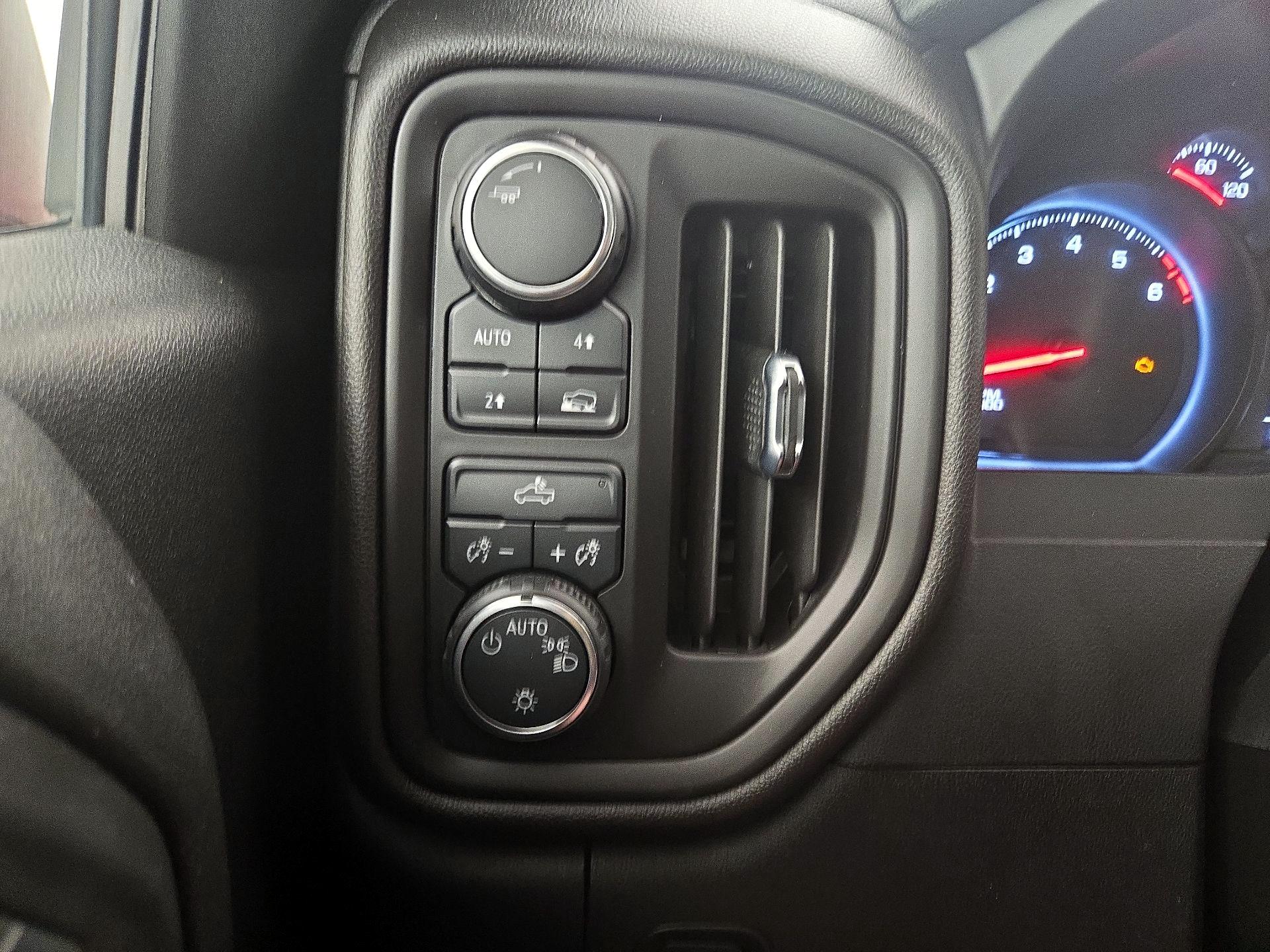 Thumbnail: 2020 Chevrolet Silverado 1500 - 13
