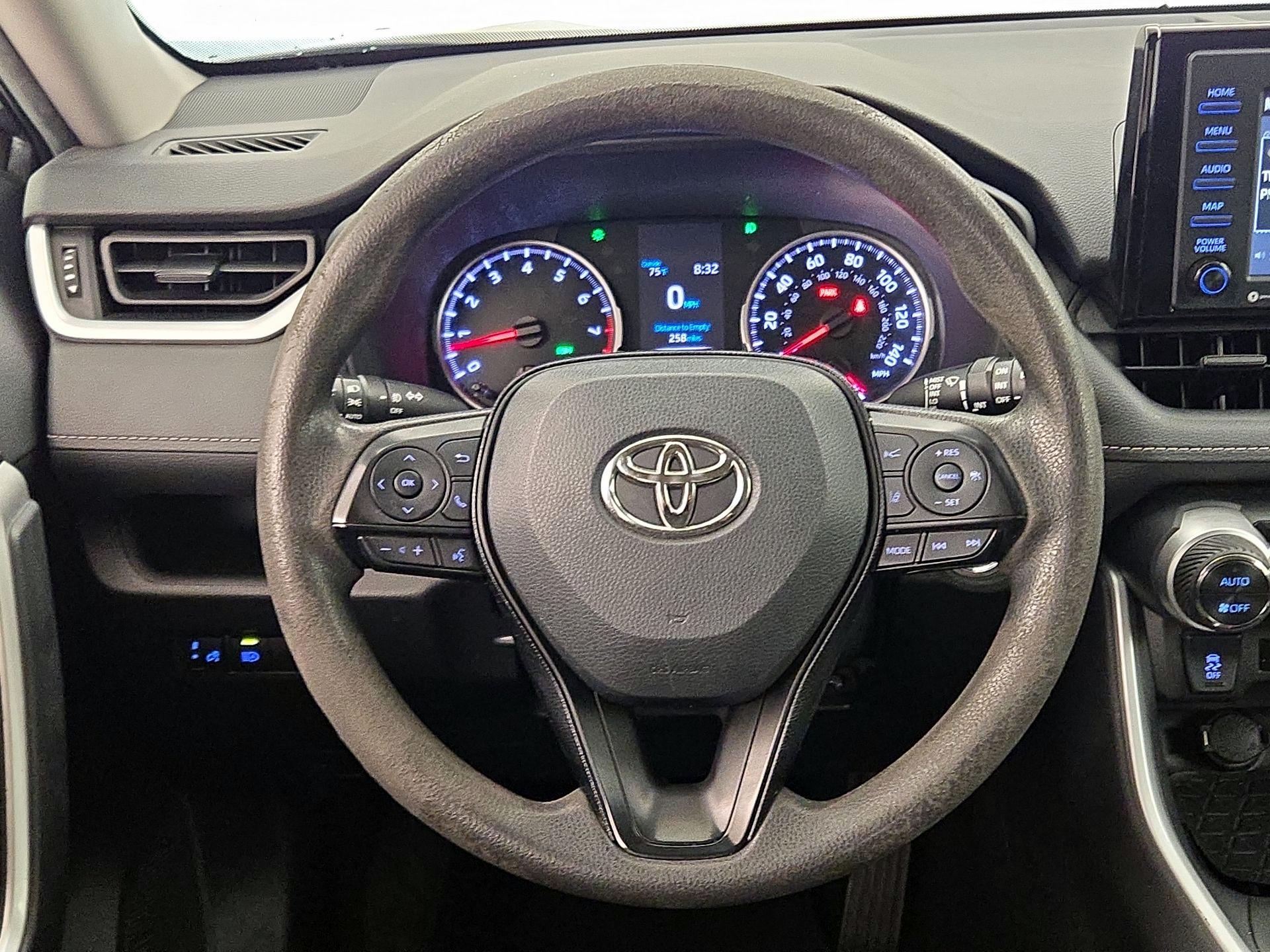Thumbnail: 2021 Toyota RAV4 - 10