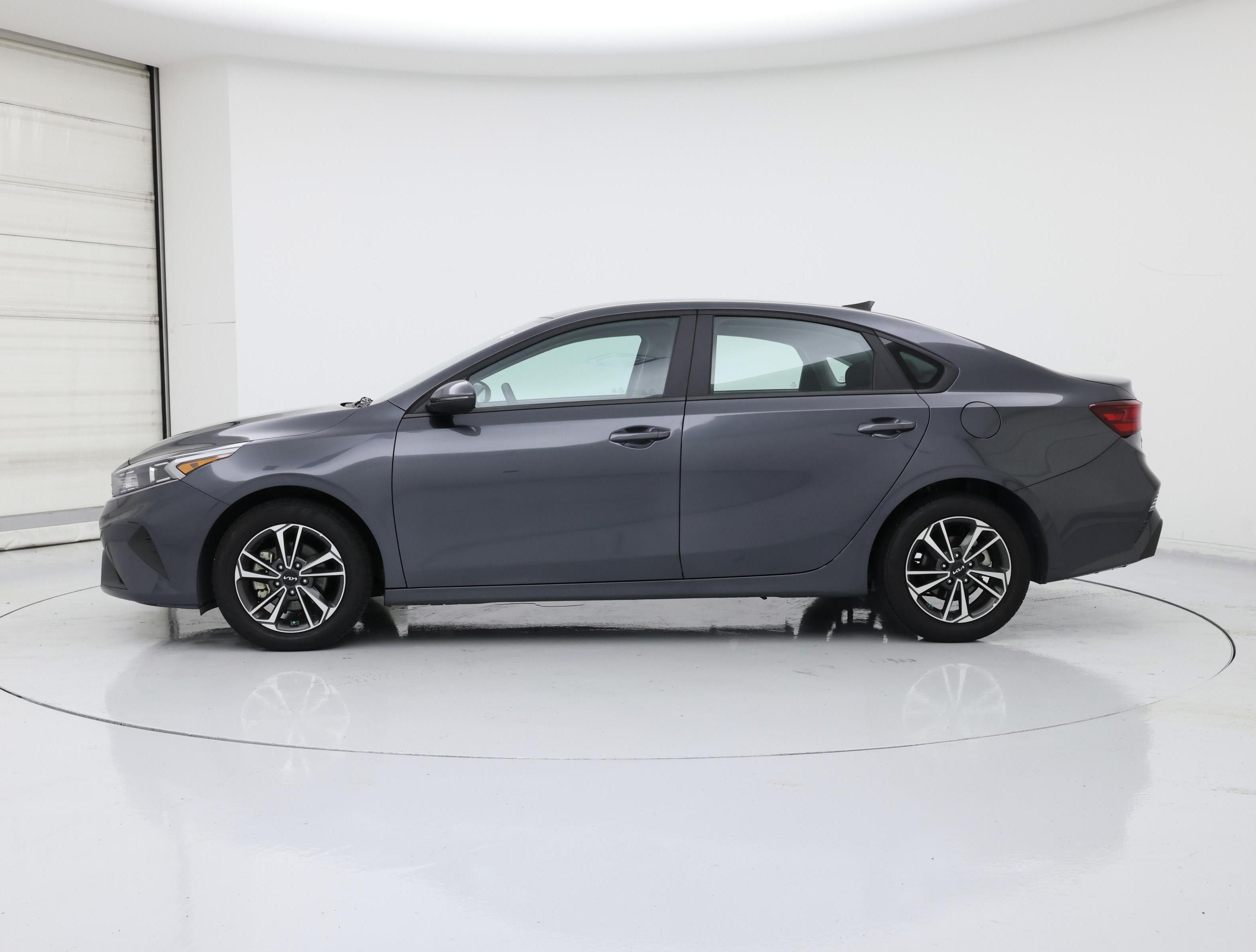 Thumbnail: 2024 Kia Forte - 3