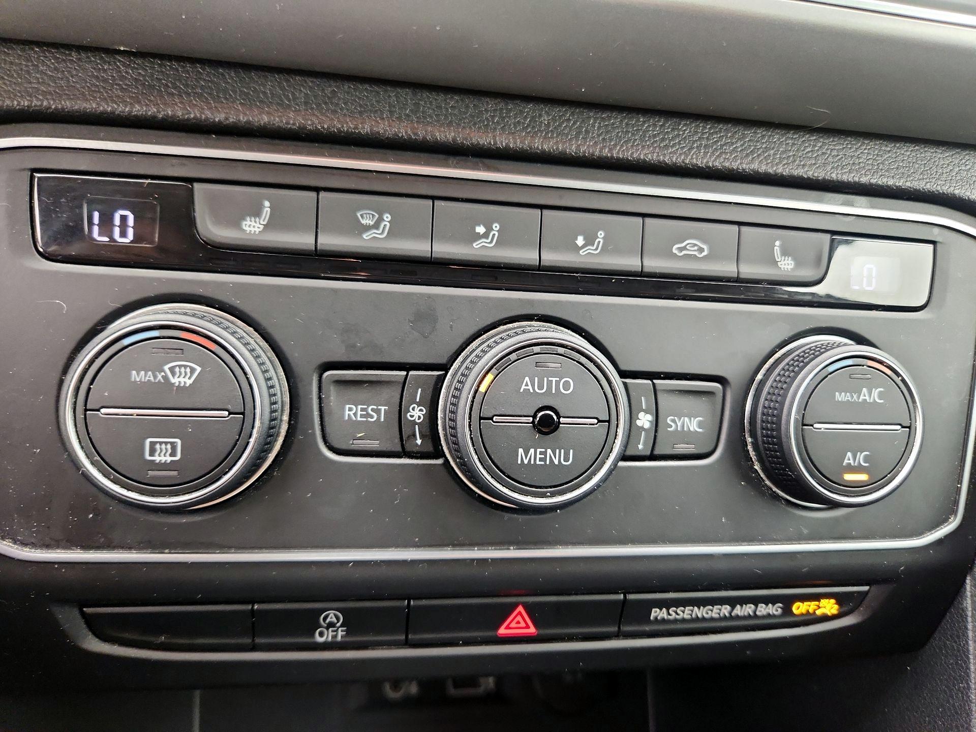Thumbnail: 2019 Volkswagen Atlas - 16