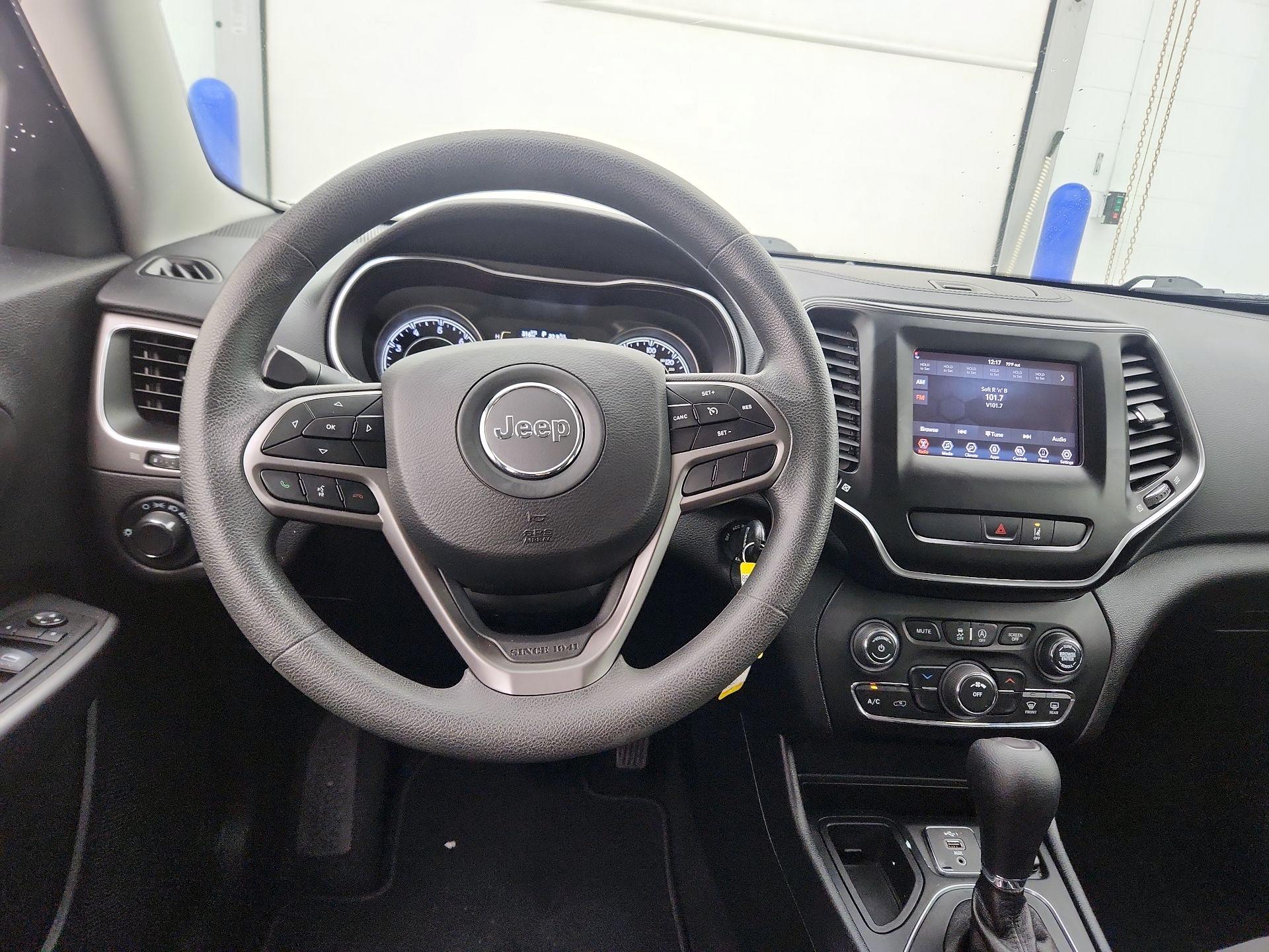 Thumbnail: 2021 Jeep Cherokee - 10