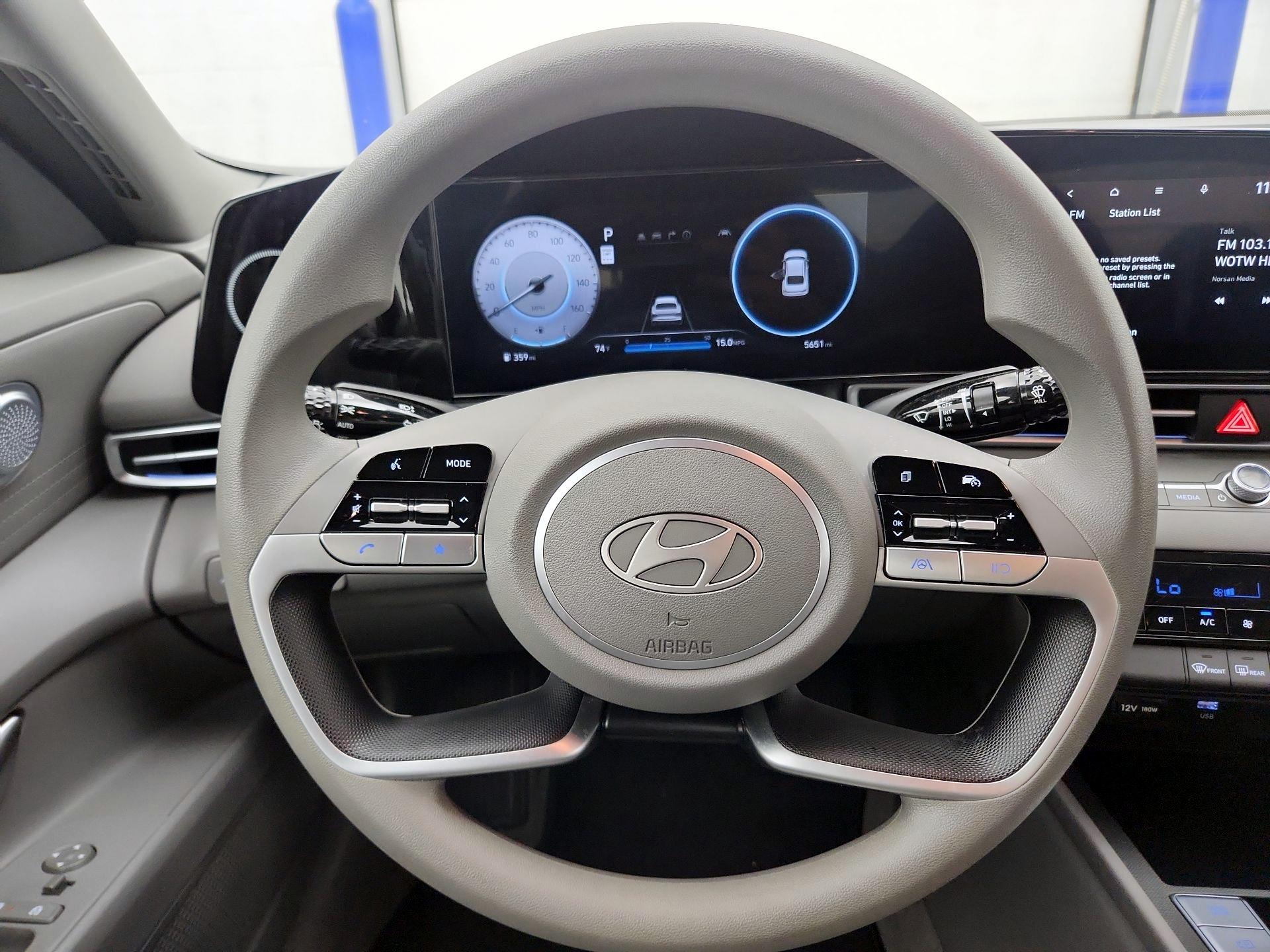 Thumbnail: 2024 Hyundai Elantra - 10